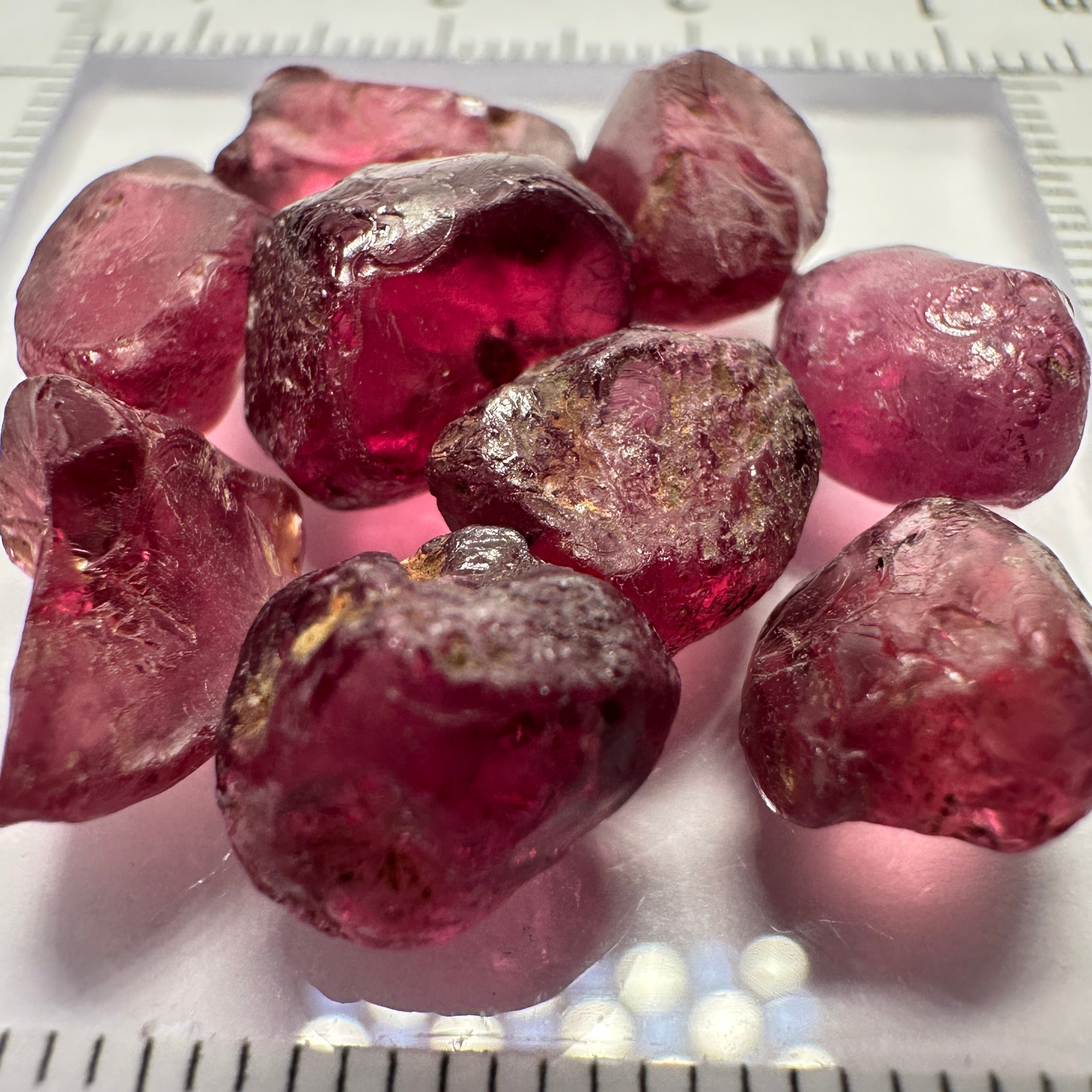 Wholesale lot - Rhodolite Garnet Colour Shifting Lot, 37.02ct / 7.40gm, Umba, Tanzania, Untreated Untreated, 9 pcs, 4.11ct av. Si clarity, US$10 per gm