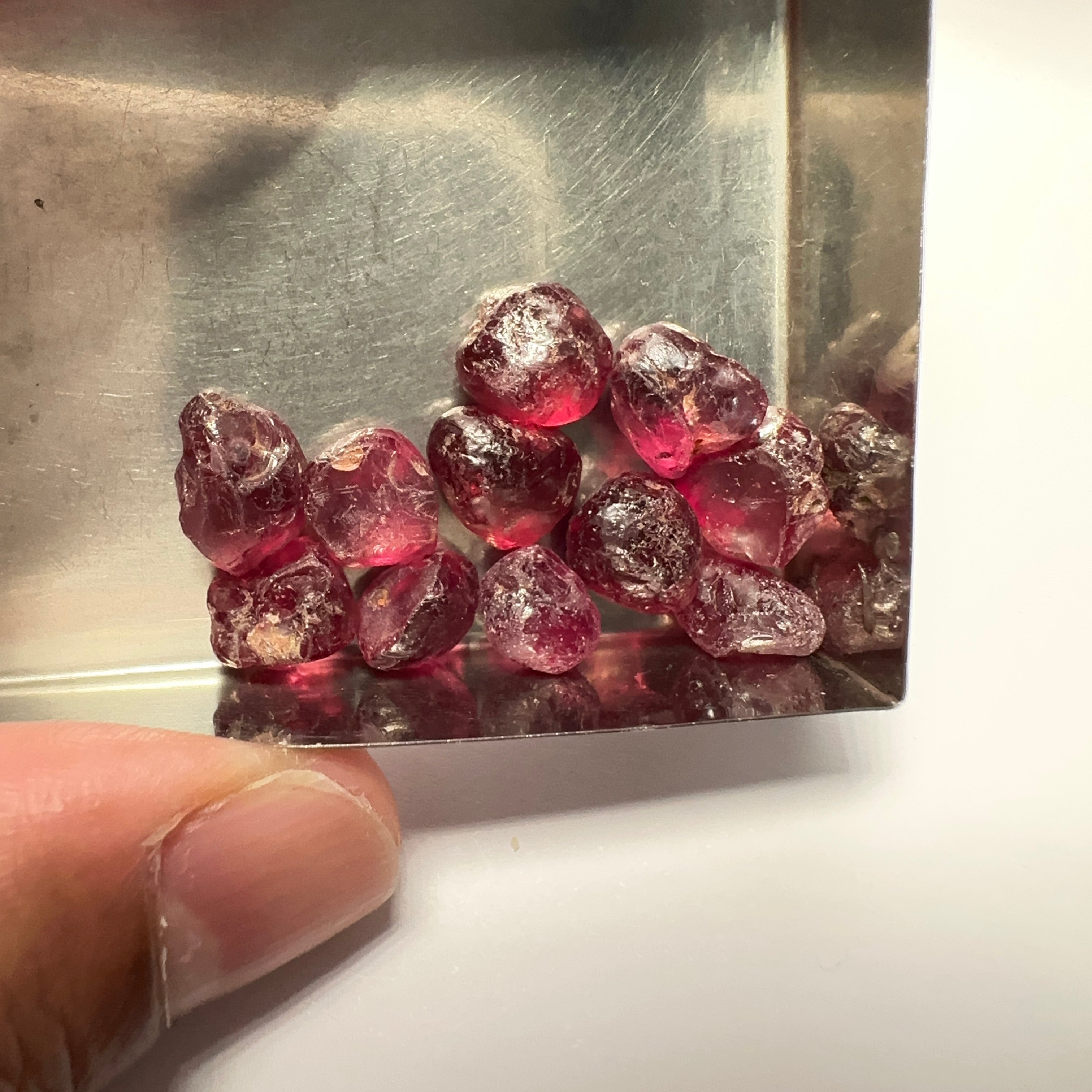 Wholesale lot - Rhodolite Garnet Colour Shifting Lot, 50.13ct / 10.02gm, Umba, Tanzania, Untreated Untreated, 11 pcs, 4.55ct av. Si clarity, US$10 per gm