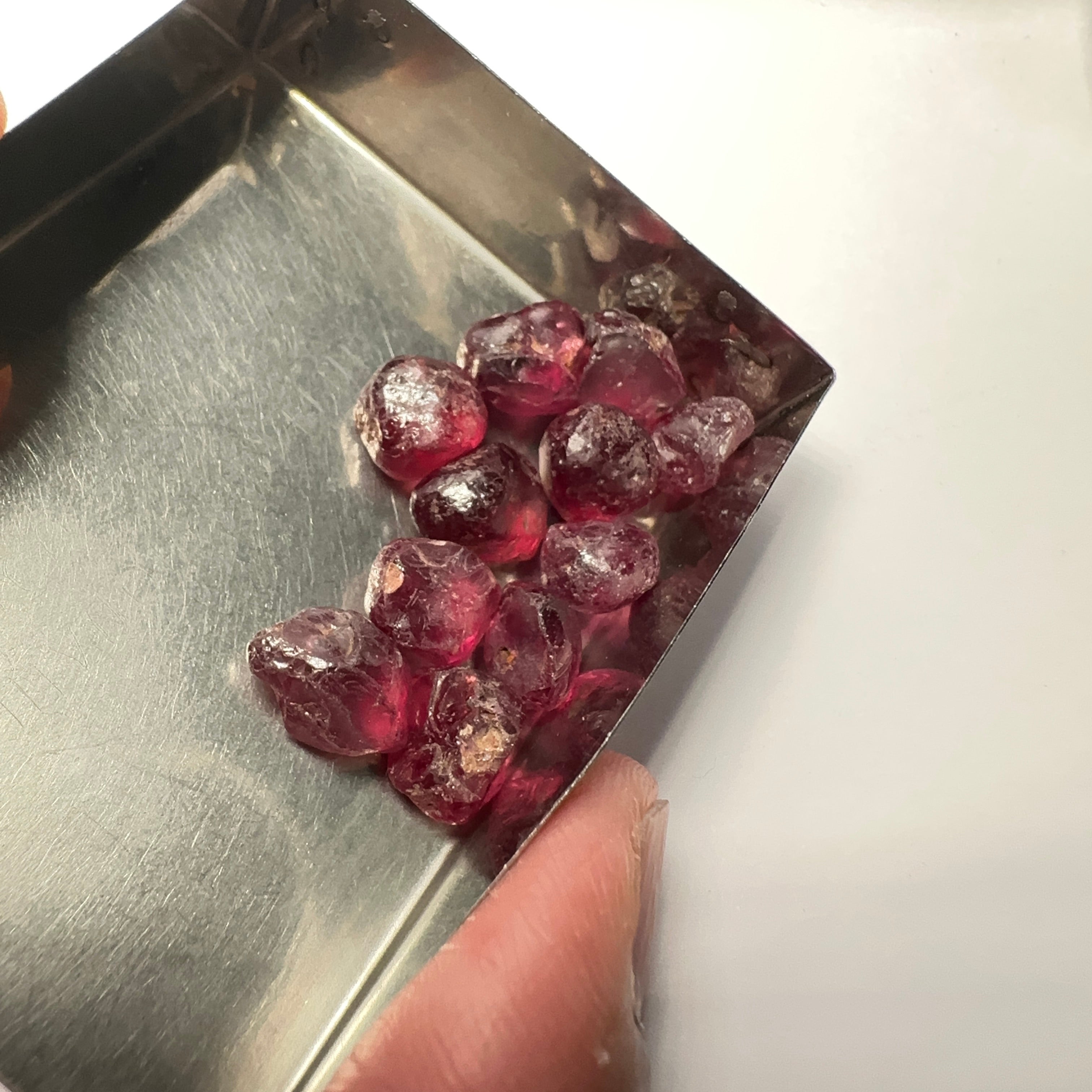 Wholesale lot - Rhodolite Garnet Colour Shifting Lot, 50.13ct / 10.02gm, Umba, Tanzania, Untreated Untreated, 11 pcs, 4.55ct av. Si clarity, US$10 per gm