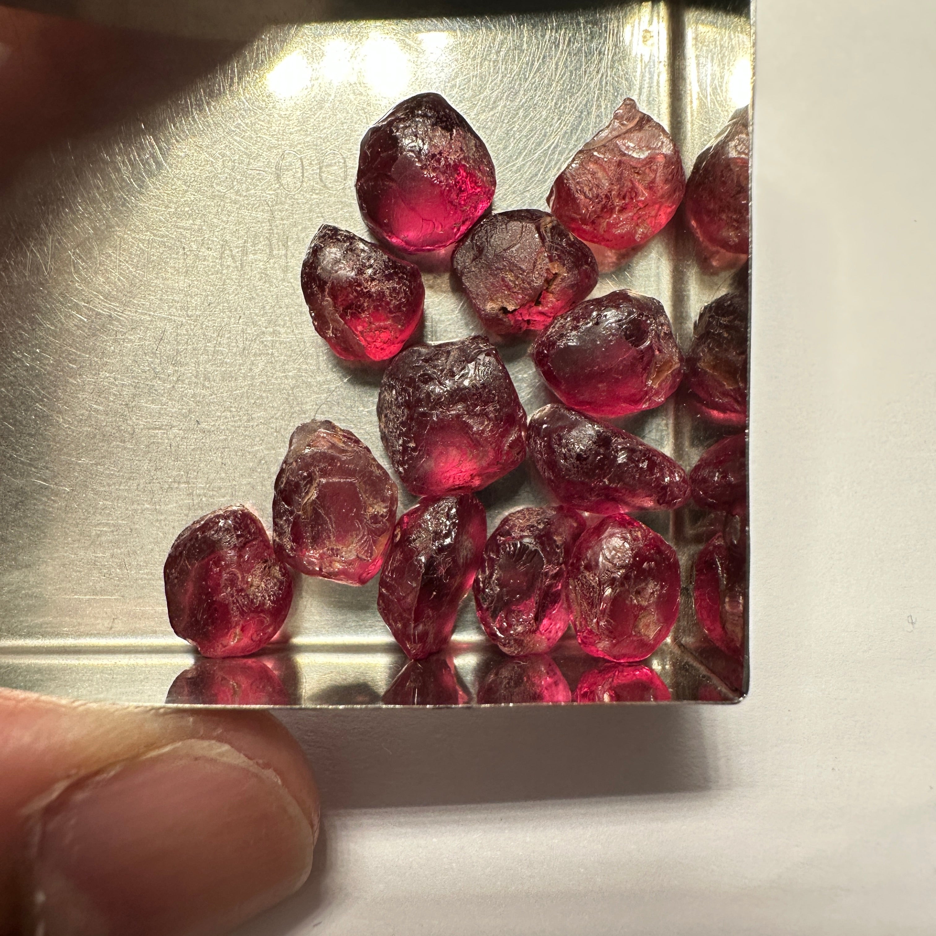 Wholesale lot - Rhodolite Garnet Colour Shifting Lot, 53.78ct / 10.75gm, Umba, Tanzania, Untreated Untreated, 12 pcs, 4.48ct av. VS-VVS clarity, US$25 per gm