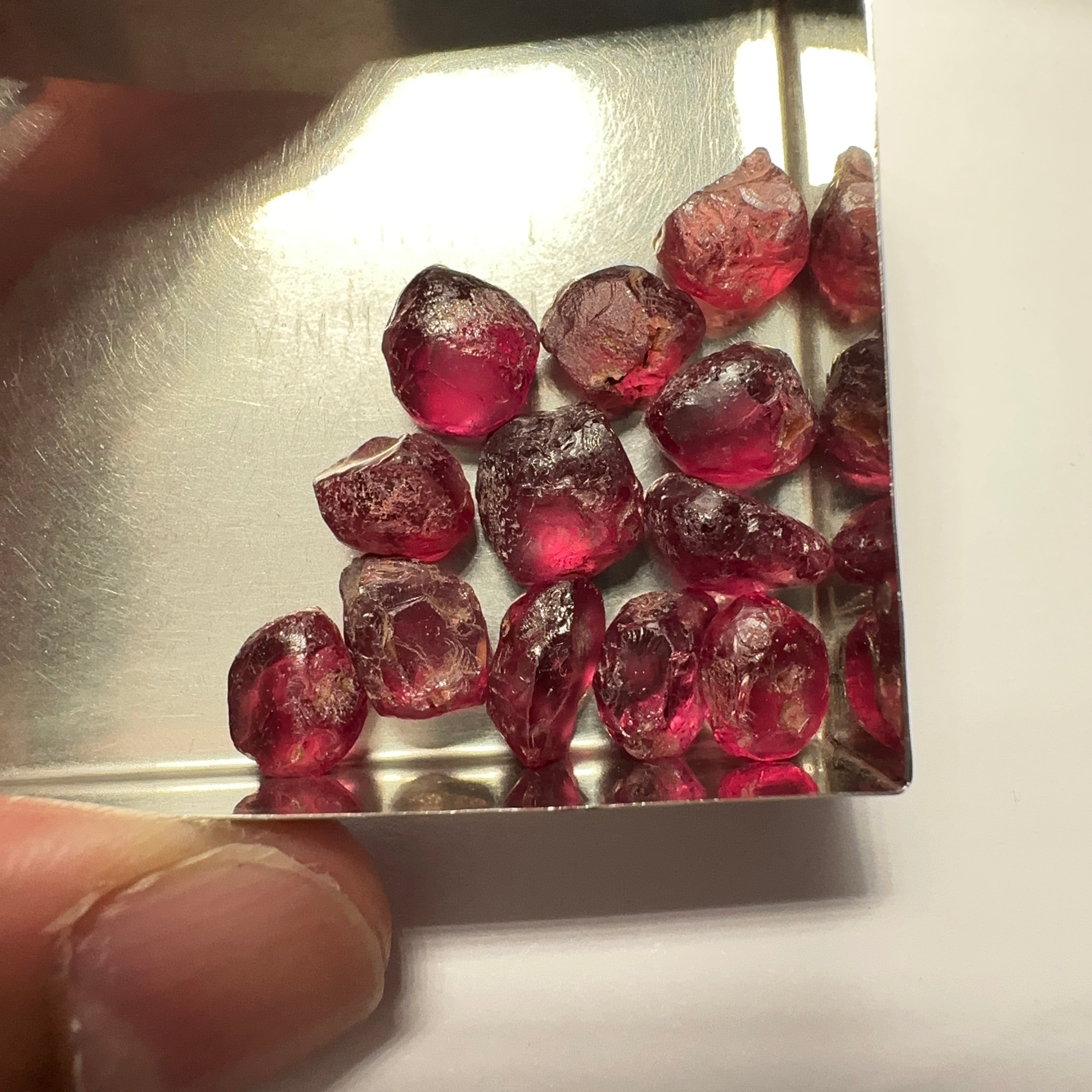 Wholesale lot - Rhodolite Garnet Colour Shifting Lot, 53.78ct / 10.75gm, Umba, Tanzania, Untreated Untreated, 12 pcs, 4.48ct av. VS-VVS clarity, US$25 per gm