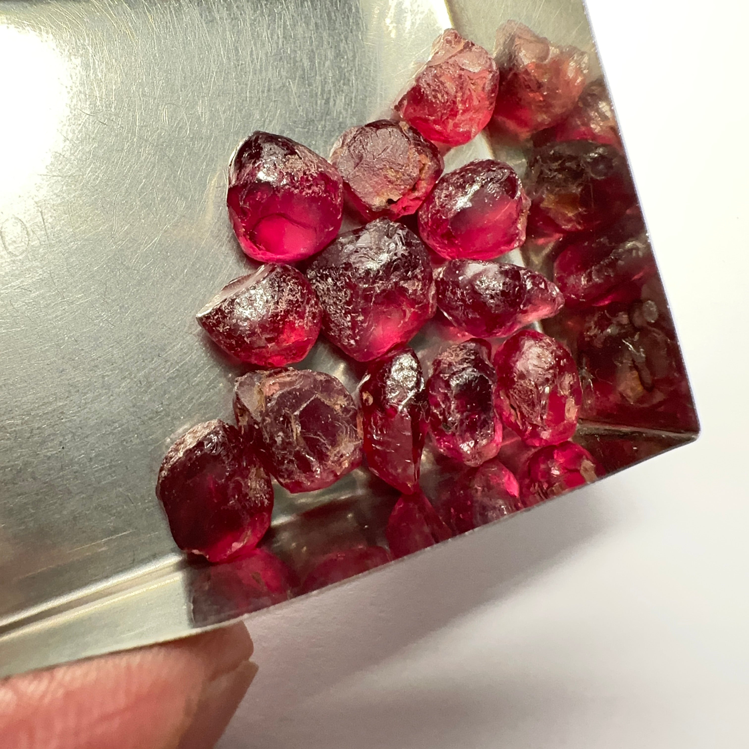 Wholesale lot - Rhodolite Garnet Colour Shifting Lot, 53.78ct / 10.75gm, Umba, Tanzania, Untreated Untreated, 12 pcs, 4.48ct av. VS-VVS clarity, US$25 per gm