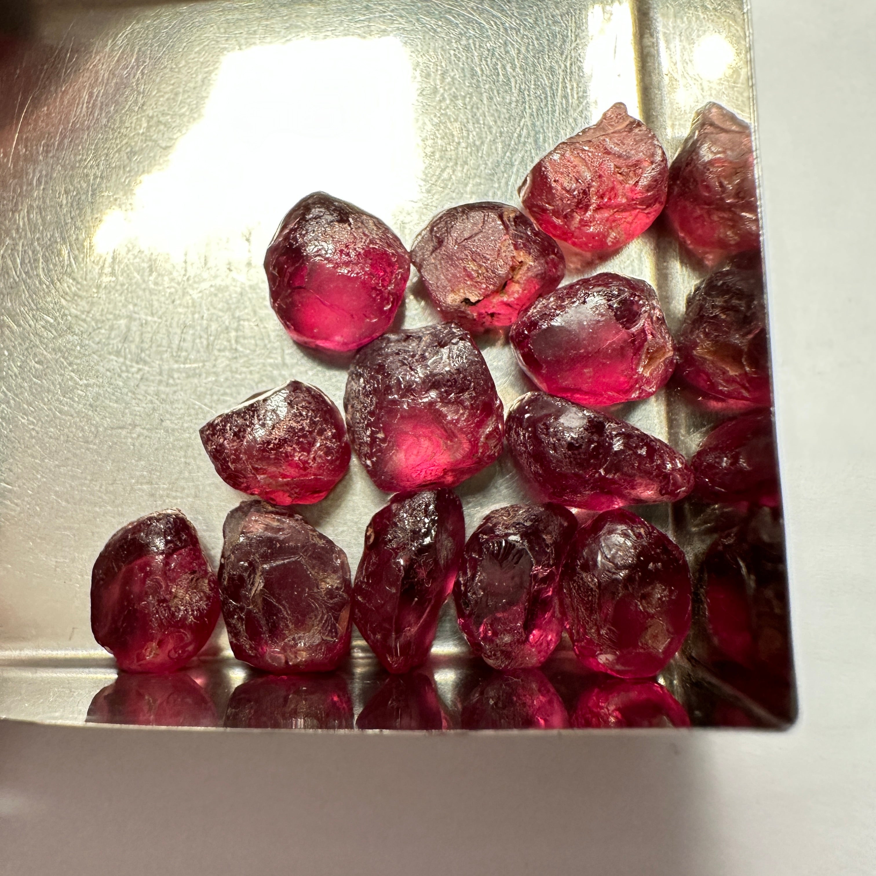 Wholesale lot - Rhodolite Garnet Colour Shifting Lot, 53.78ct / 10.75gm, Umba, Tanzania, Untreated Untreated, 12 pcs, 4.48ct av. VS-VVS clarity, US$25 per gm