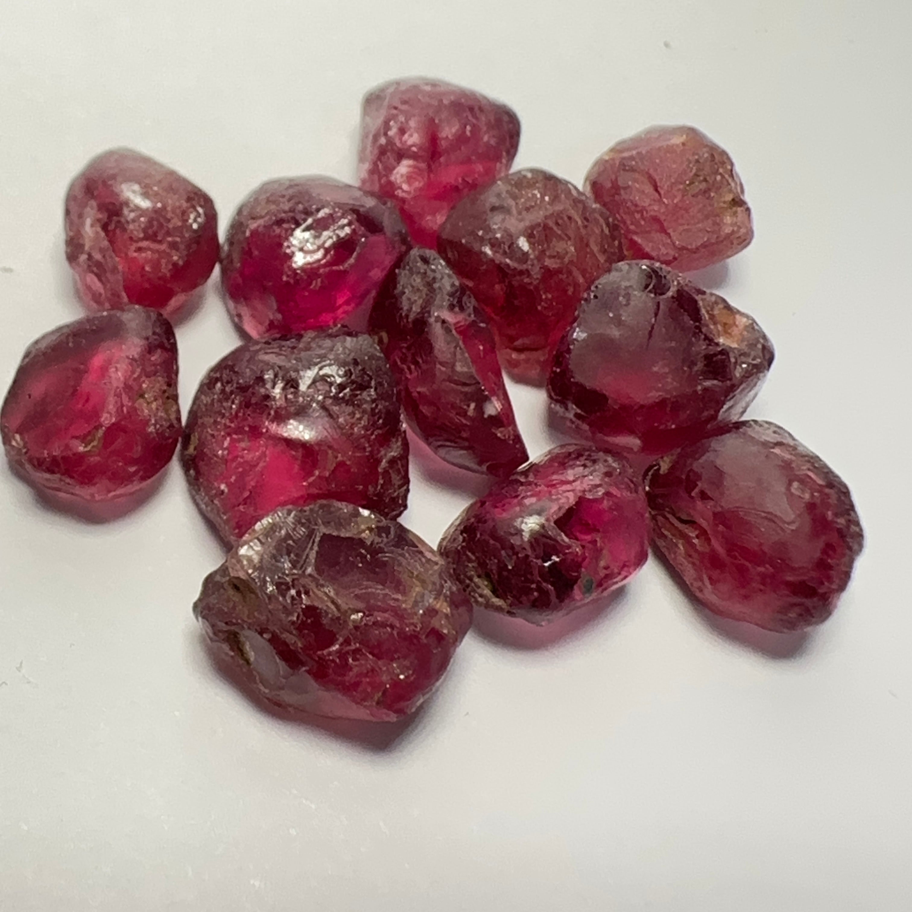 Wholesale lot - Rhodolite Garnet Colour Shifting Lot, 53.78ct / 10.75gm, Umba, Tanzania, Untreated Untreated, 12 pcs, 4.48ct av. VS-VVS clarity, US$25 per gm