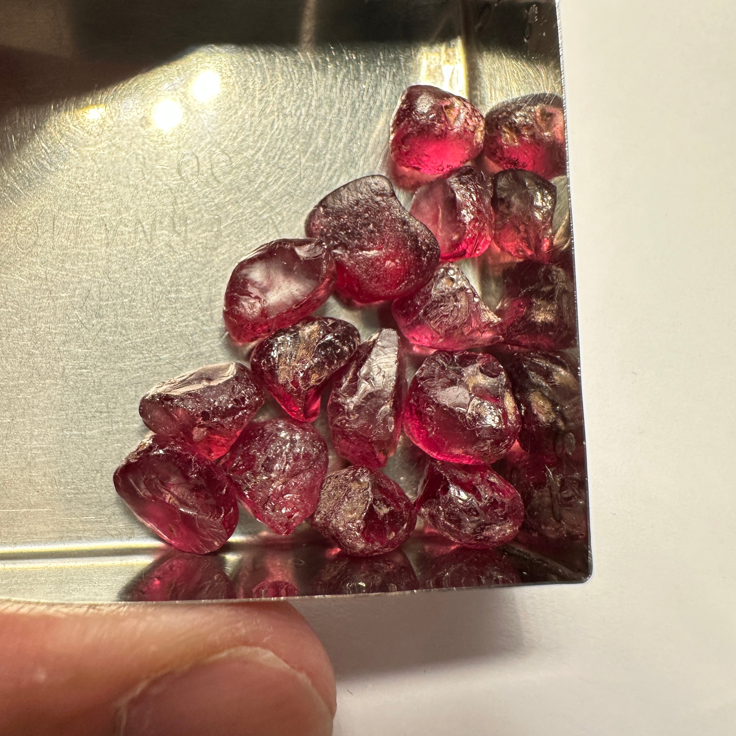 Wholesale lot - Rhodolite Garnet Colour Shifting Lot, 55.25ct / 11.05gm, Umba, Tanzania, Untreated Untreated, 13 pcs, 4.25ct av. VS-VVS clarity, US$25 per gm