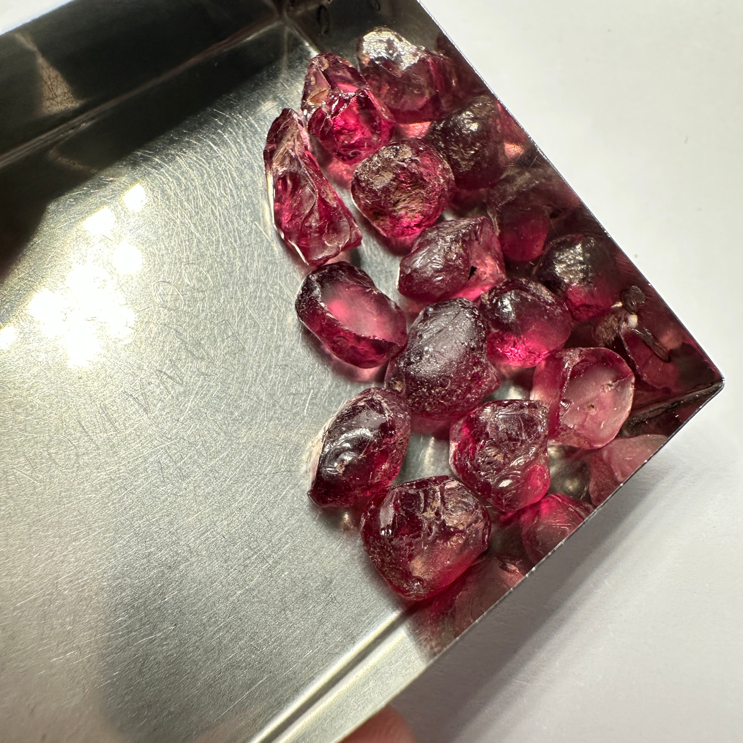 Wholesale lot - Rhodolite Garnet Colour Shifting Lot, 51.04ct / 10.20gm, Umba, Tanzania, Untreated Untreated, 11 pcs, 4.64ct av. VS-VVS clarity, US$25 per gm