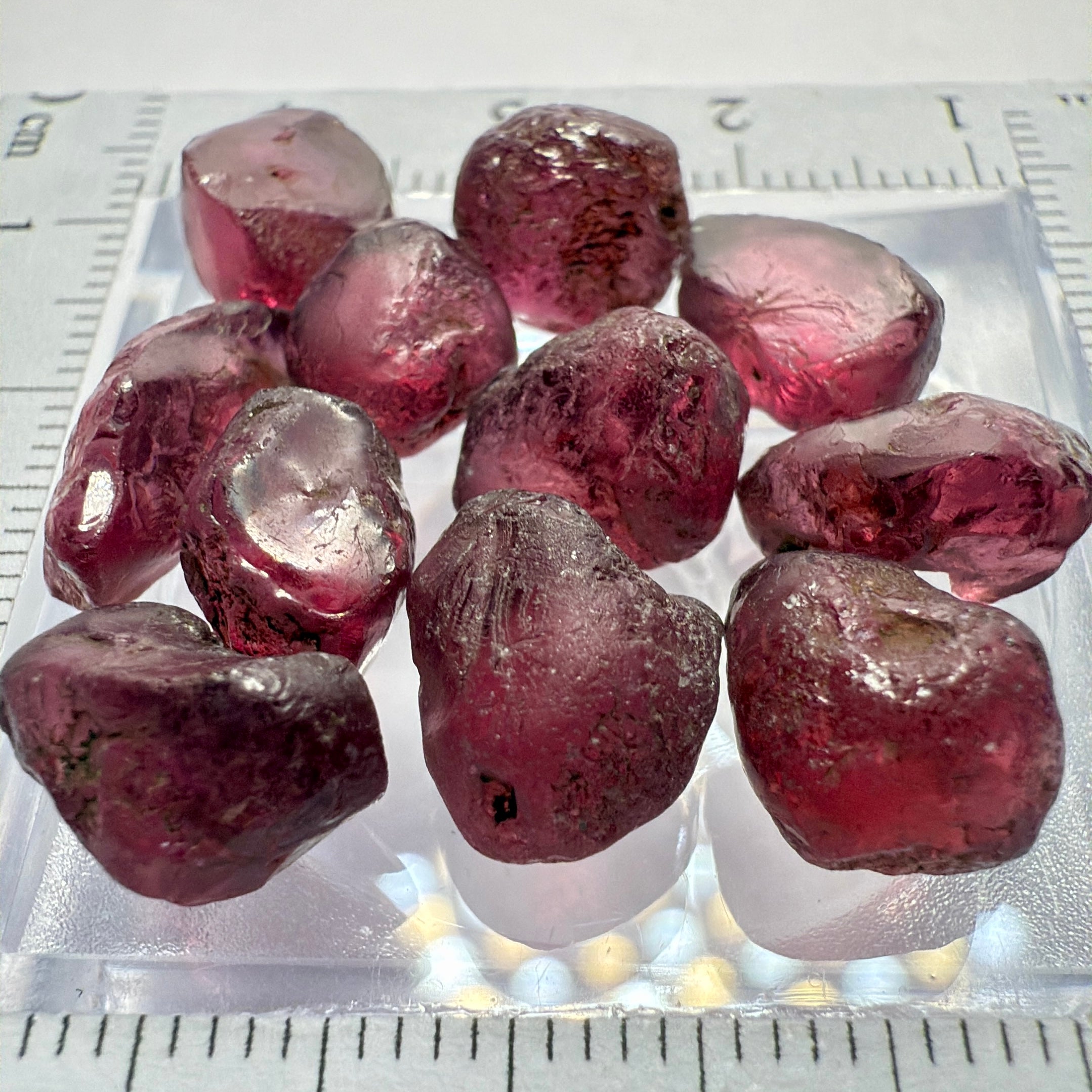 Wholesale lot - Rhodolite Garnet Colour Shifting Lot, 51.04ct / 10.20gm, Umba, Tanzania, Untreated Untreated, 11 pcs, 4.64ct av. VS-VVS clarity, US$25 per gm