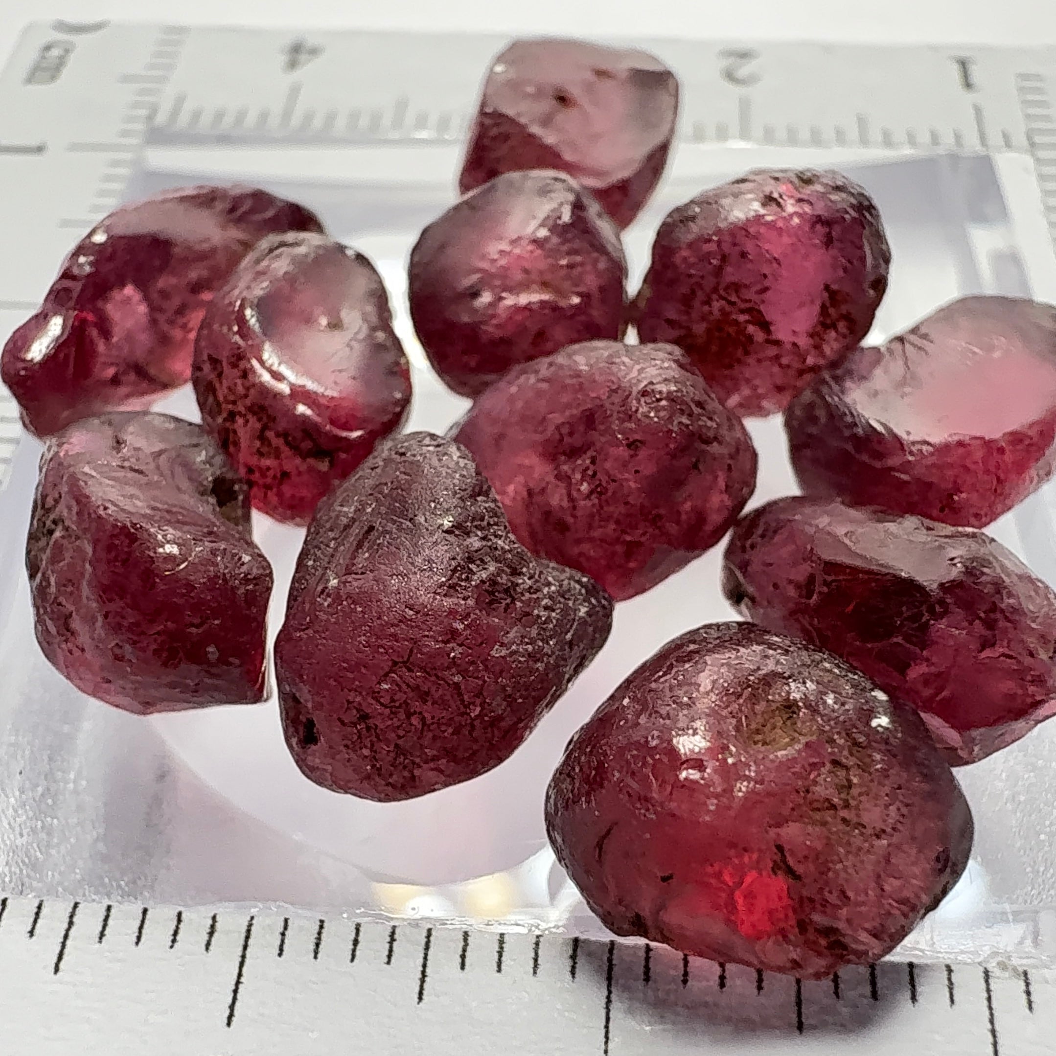 Wholesale lot - Rhodolite Garnet Colour Shifting Lot, 51.04ct / 10.20gm, Umba, Tanzania, Untreated Untreated, 11 pcs, 4.64ct av. VS-VVS clarity, US$25 per gm