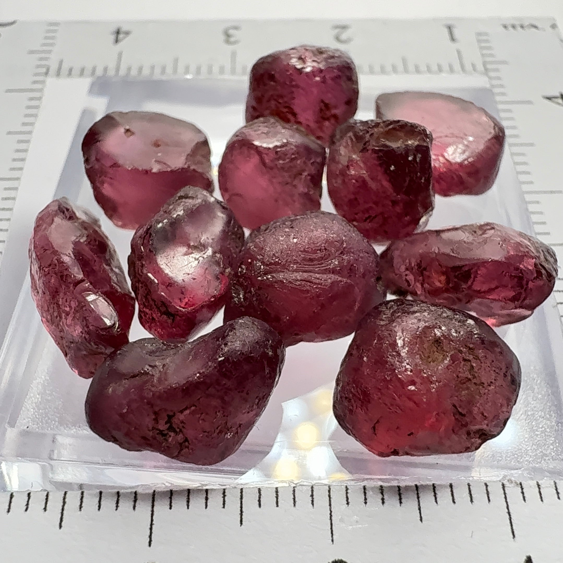 Wholesale lot - Rhodolite Garnet Colour Shifting Lot, 51.04ct / 10.20gm, Umba, Tanzania, Untreated Untreated, 11 pcs, 4.64ct av. VS-VVS clarity, US$25 per gm