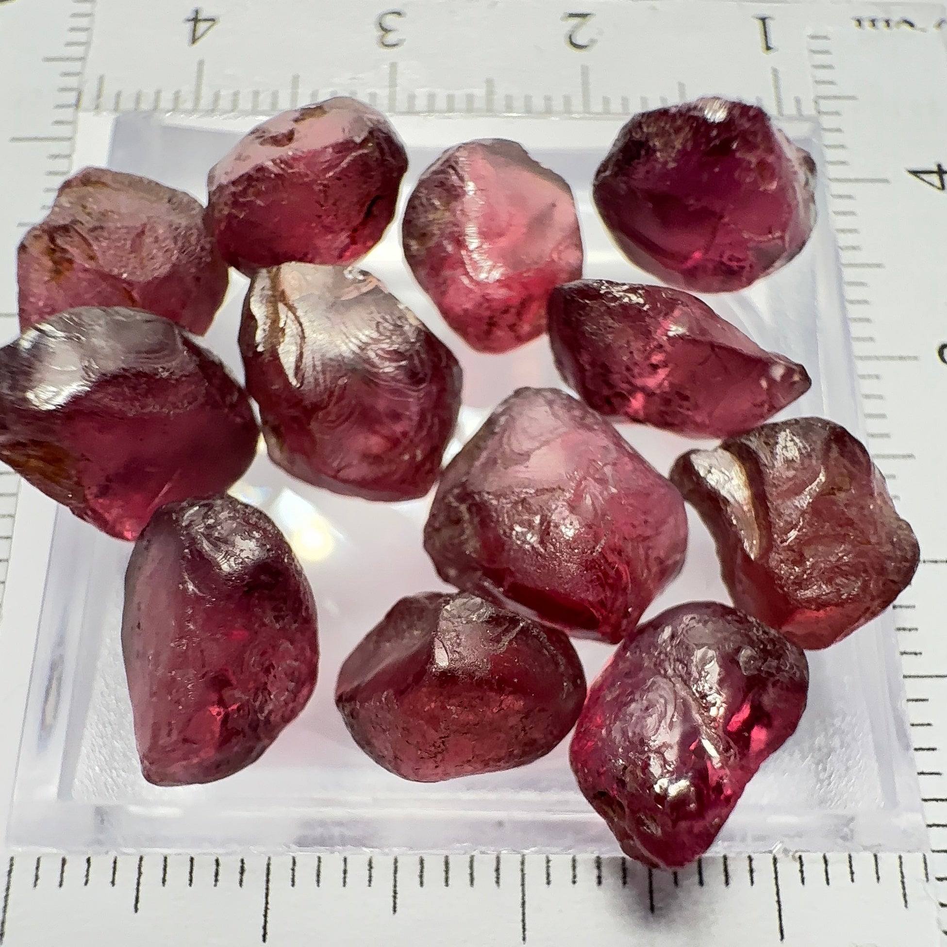 Wholesale lot - Rhodolite Garnet Colour Shifting Lot, 53.78ct / 10.75gm, Umba, Tanzania, Untreated Untreated, 12 pcs, 4.48ct av. VS-VVS clarity, US$25 per gm