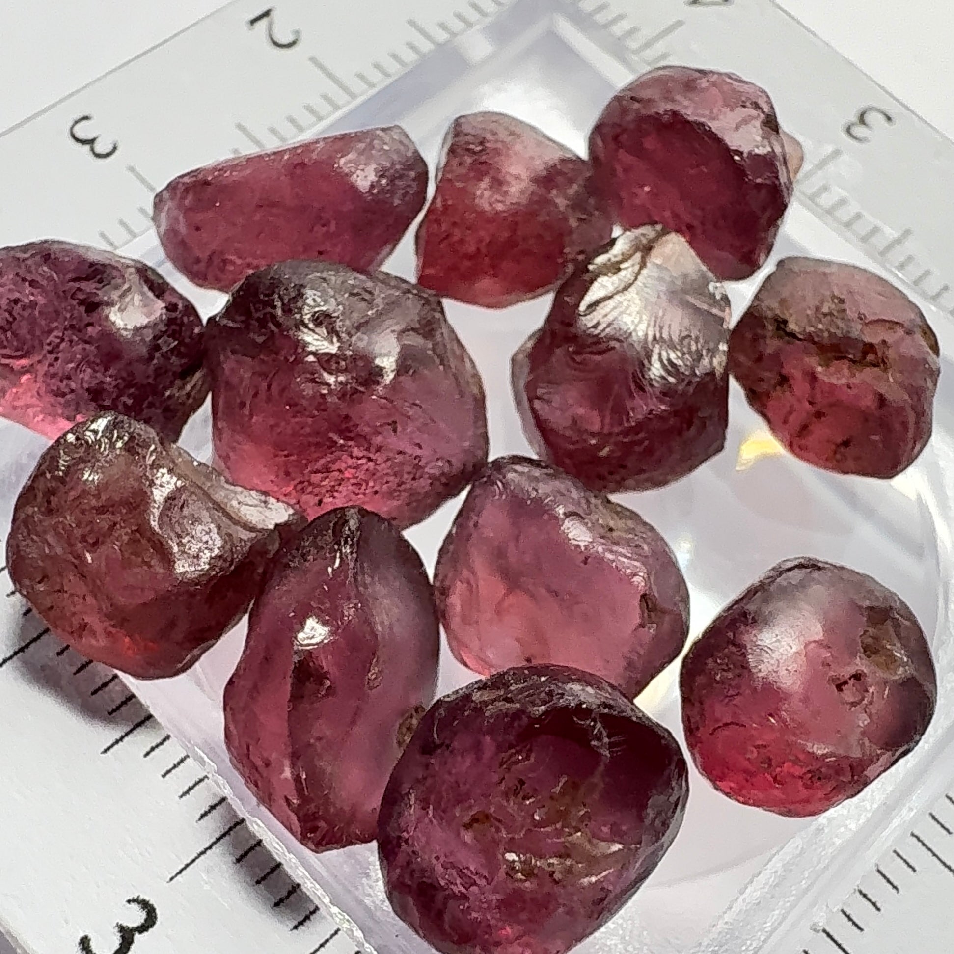 Wholesale lot - Rhodolite Garnet Colour Shifting Lot, 53.78ct / 10.75gm, Umba, Tanzania, Untreated Untreated, 12 pcs, 4.48ct av. VS-VVS clarity, US$25 per gm