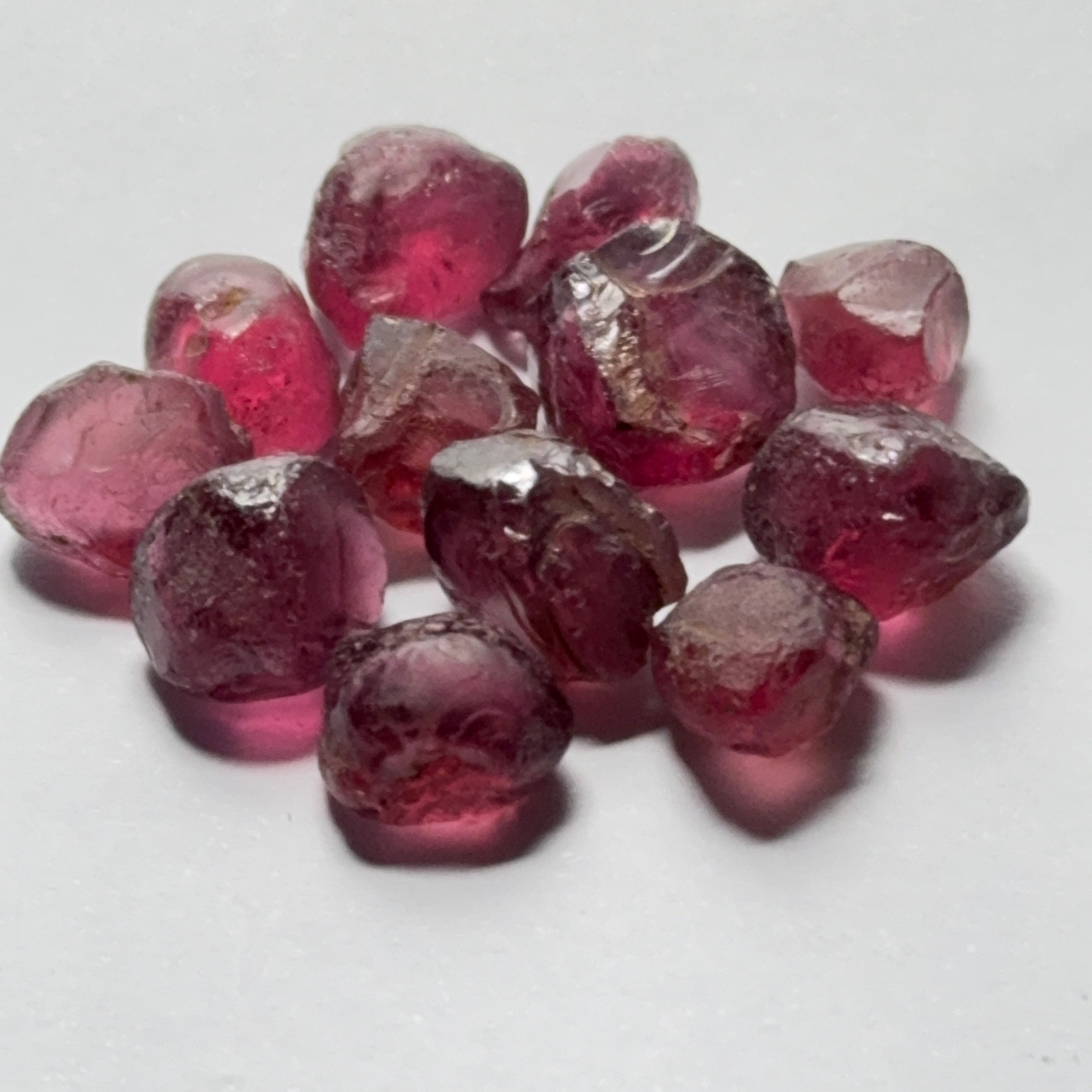 Wholesale lot - Rhodolite Garnet Colour Shifting Lot, 53.78ct / 10.75gm, Umba, Tanzania, Untreated Untreated, 12 pcs, 4.48ct av. VS-VVS clarity, US$25 per gm