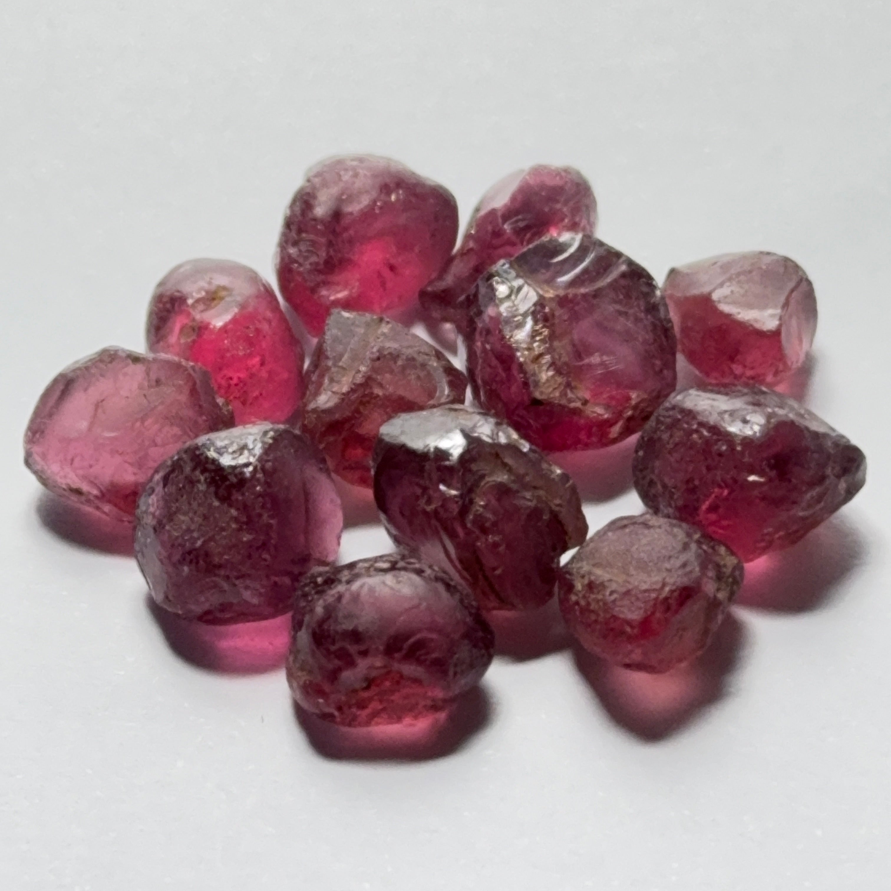 Wholesale lot - Rhodolite Garnet Colour Shifting Lot, 53.78ct / 10.75gm, Umba, Tanzania, Untreated Untreated, 12 pcs, 4.48ct av. VS-VVS clarity, US$25 per gm