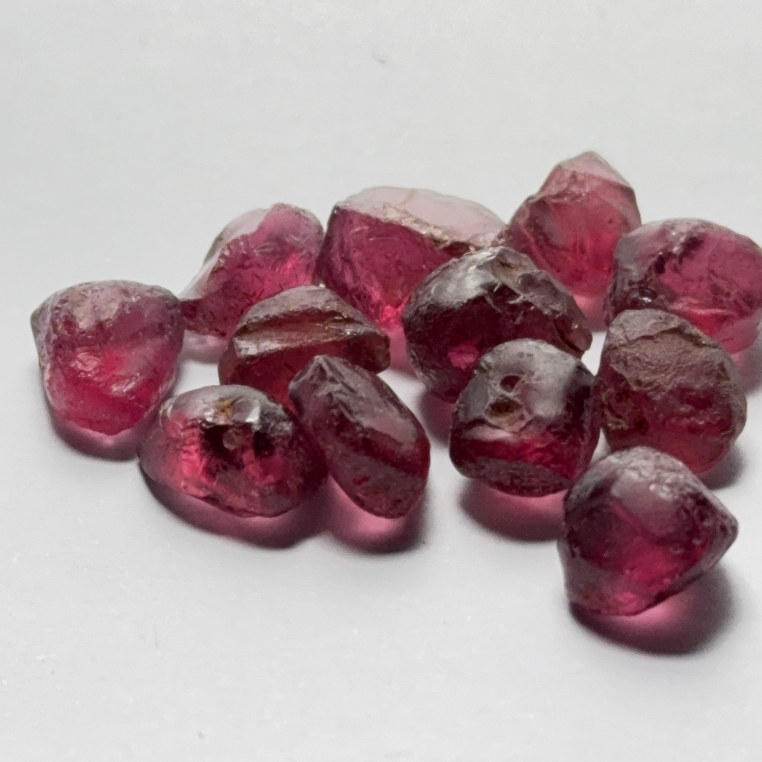 Wholesale lot - Rhodolite Garnet Colour Shifting Lot, 53.78ct / 10.75gm, Umba, Tanzania, Untreated Untreated, 12 pcs, 4.48ct av. VS-VVS clarity, US$25 per gm