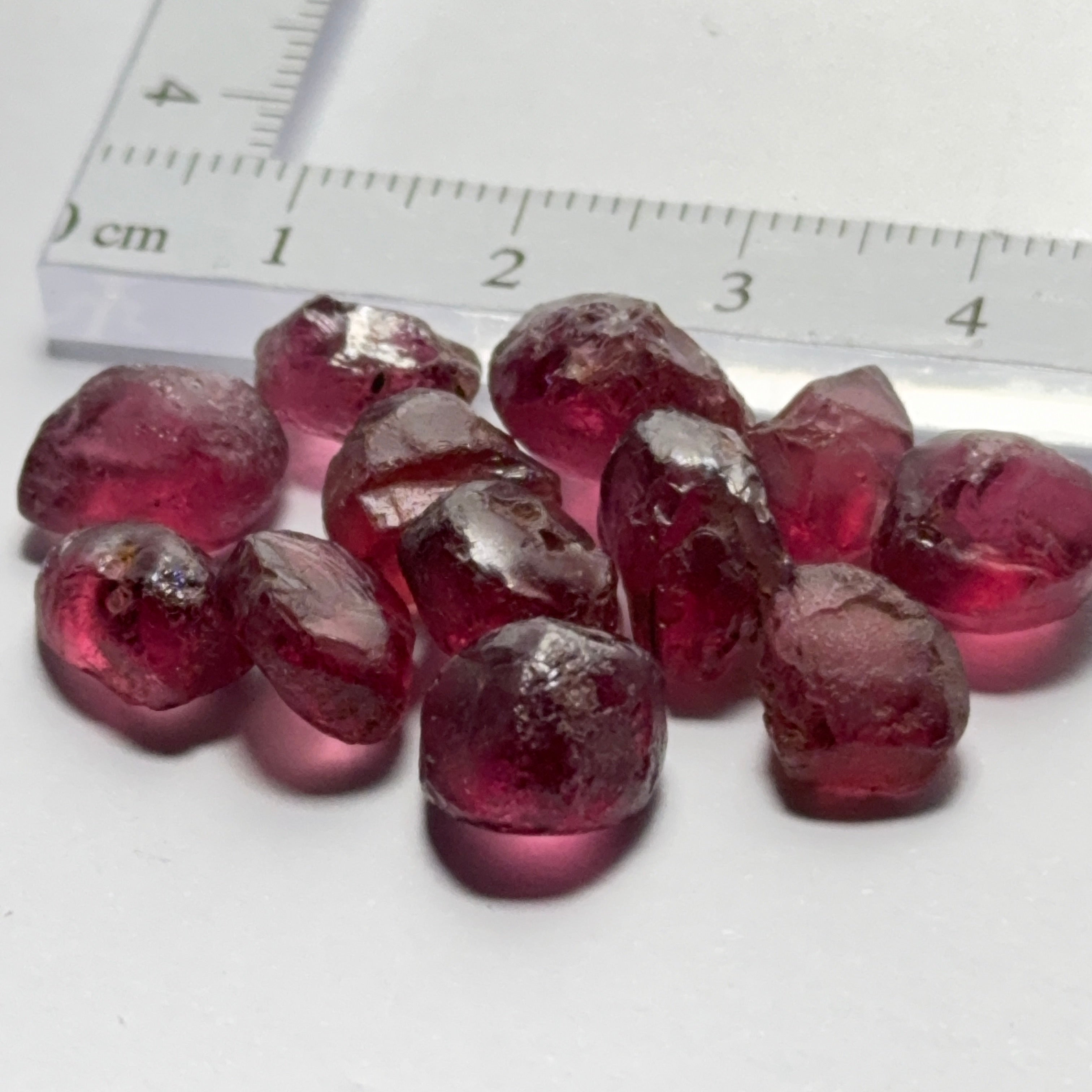 Wholesale lot - Rhodolite Garnet Colour Shifting Lot, 53.78ct / 10.75gm, Umba, Tanzania, Untreated Untreated, 12 pcs, 4.48ct av. VS-VVS clarity, US$25 per gm