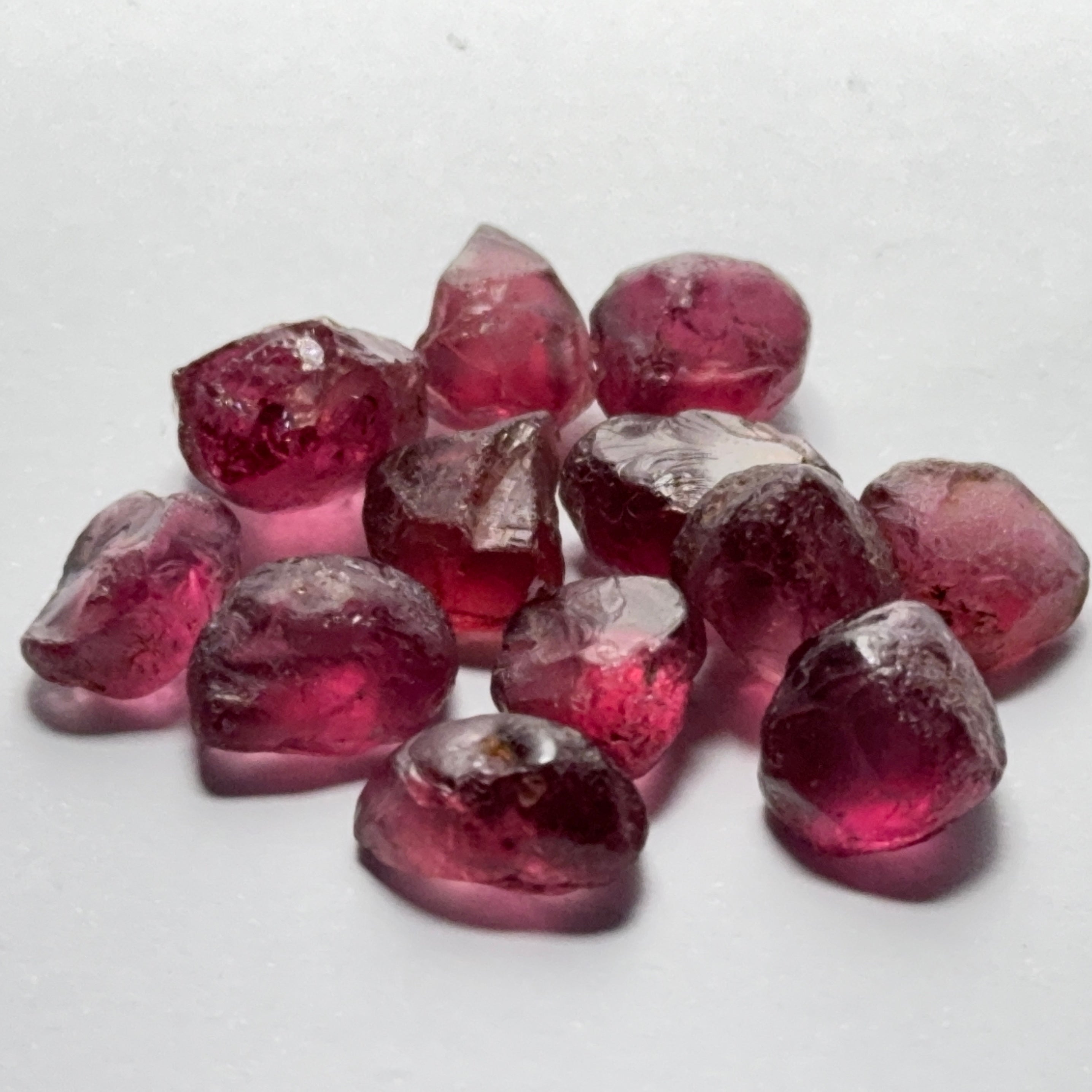 Wholesale lot - Rhodolite Garnet Colour Shifting Lot, 53.78ct / 10.75gm, Umba, Tanzania, Untreated Untreated, 12 pcs, 4.48ct av. VS-VVS clarity, US$25 per gm