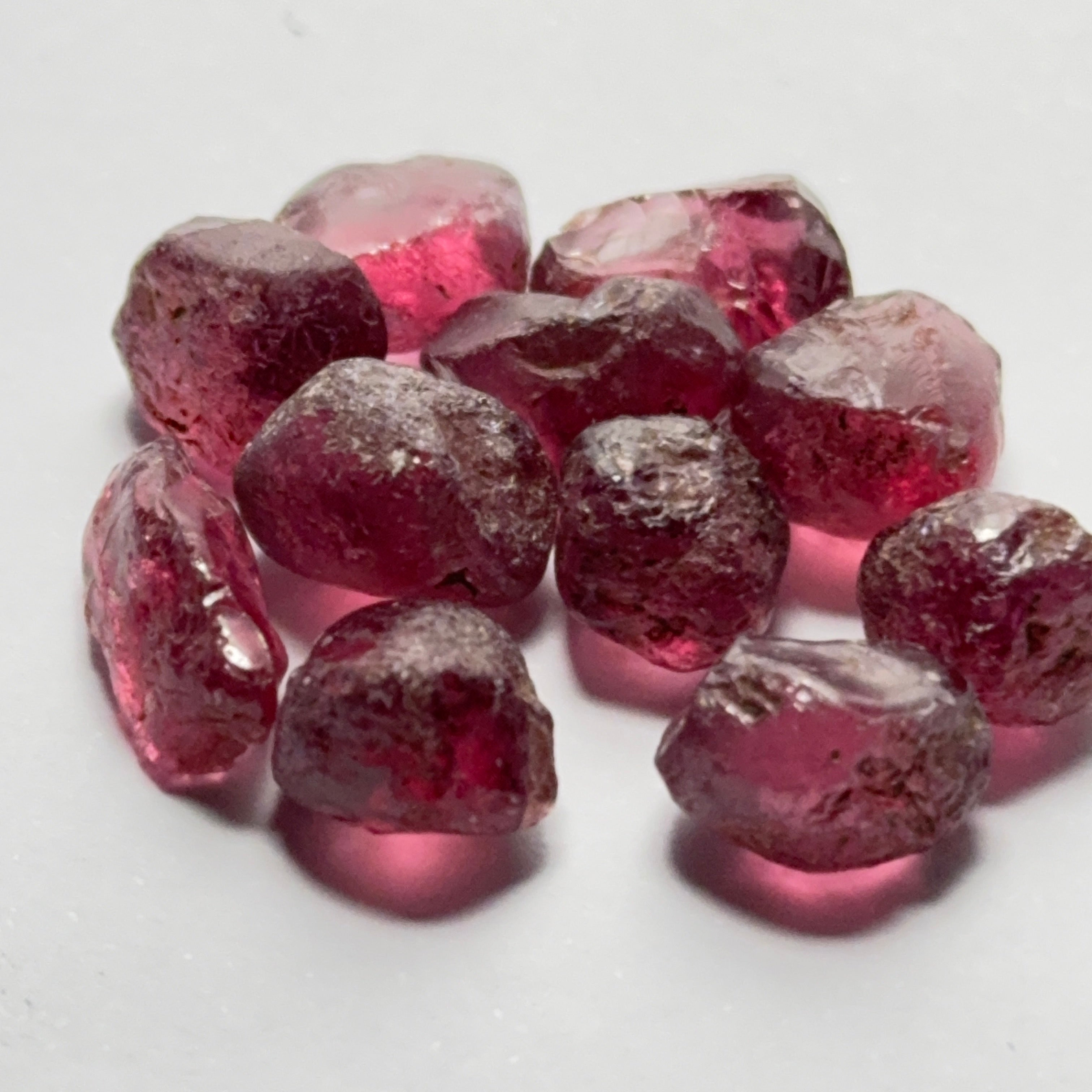 Wholesale lot - Rhodolite Garnet Colour Shifting Lot, 51.04ct / 10.20gm, Umba, Tanzania, Untreated Untreated, 11 pcs, 4.64ct av. VS-VVS clarity, US$25 per gm