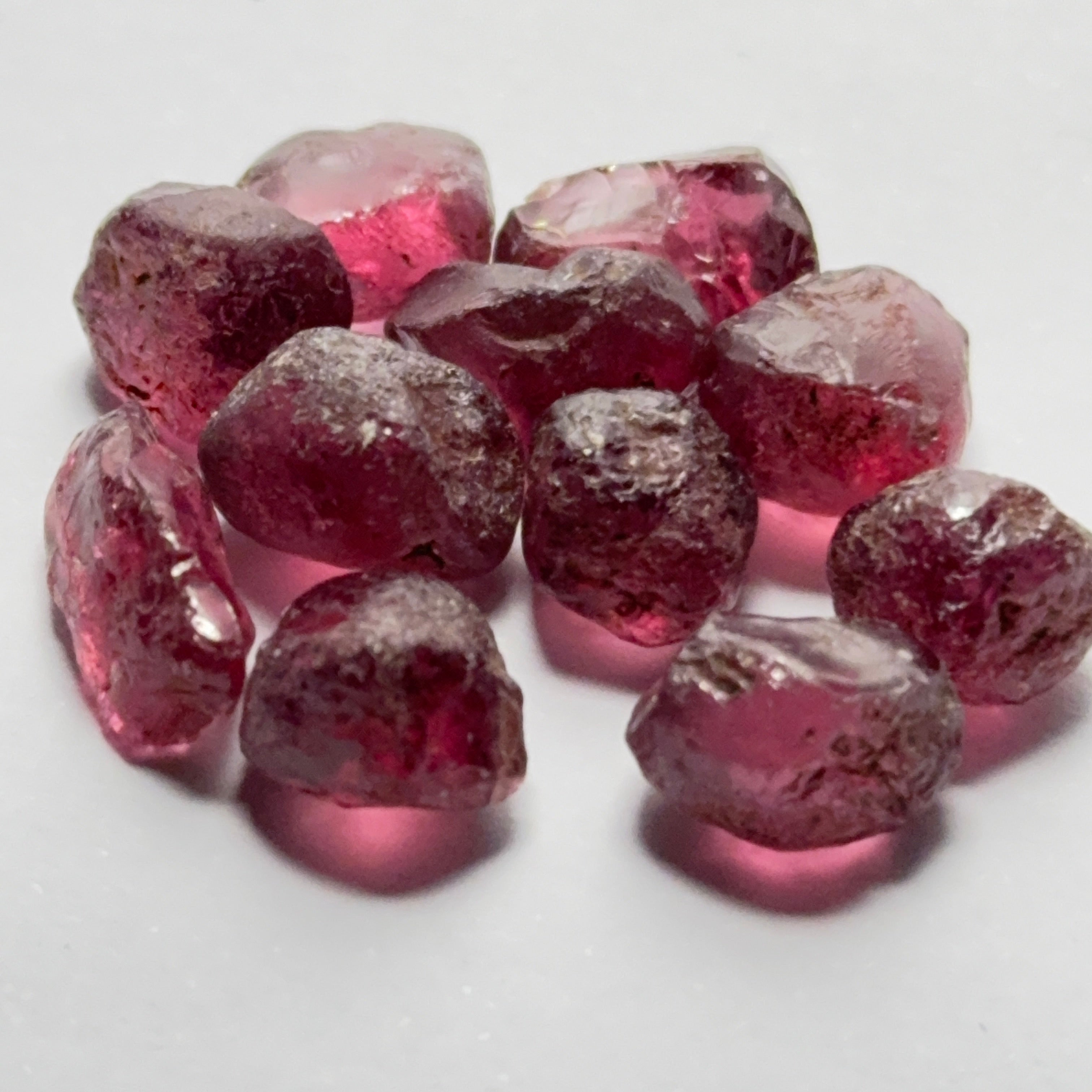 Wholesale lot - Rhodolite Garnet Colour Shifting Lot, 51.04ct / 10.20gm, Umba, Tanzania, Untreated Untreated, 11 pcs, 4.64ct av. VS-VVS clarity, US$25 per gm