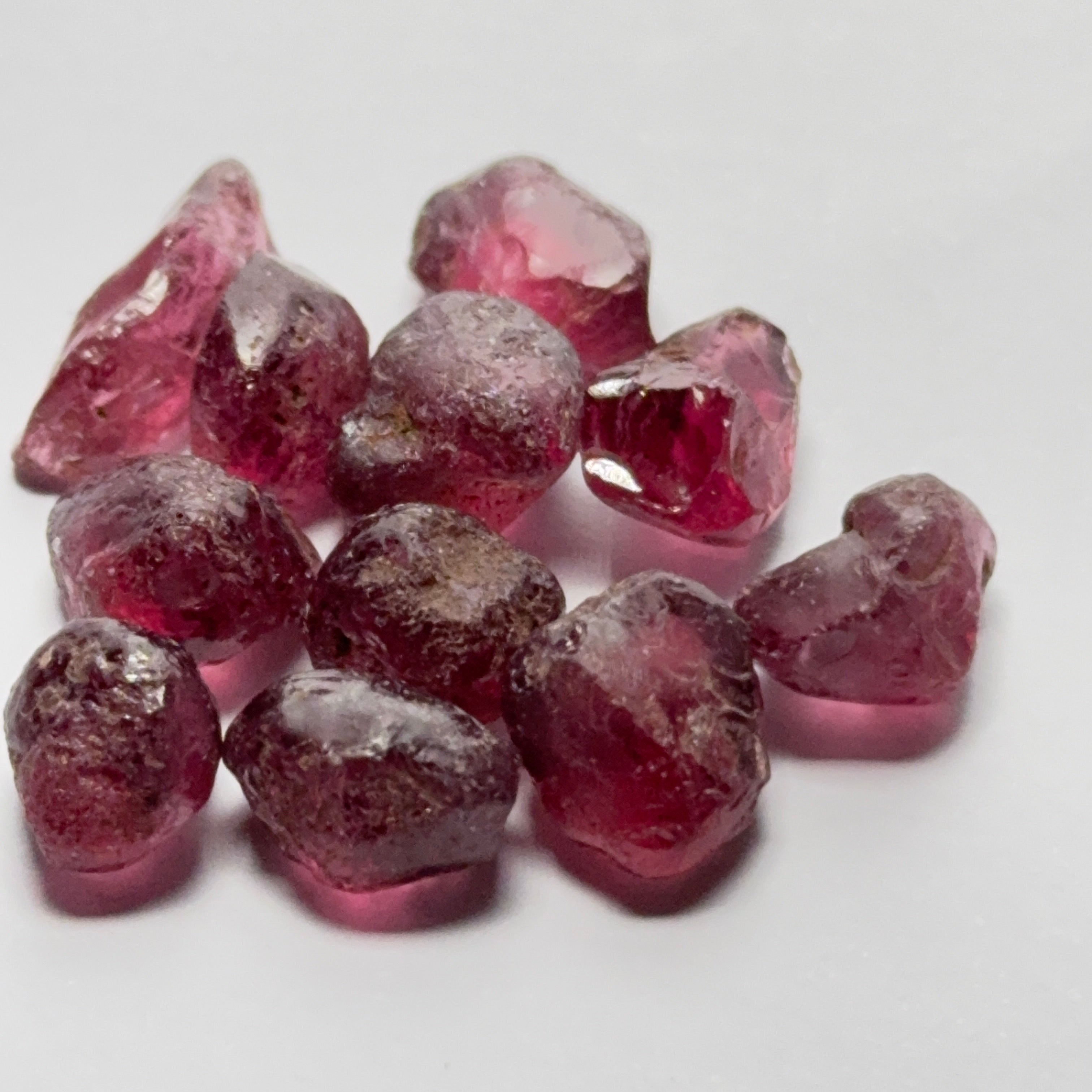 Wholesale lot - Rhodolite Garnet Colour Shifting Lot, 51.04ct / 10.20gm, Umba, Tanzania, Untreated Untreated, 11 pcs, 4.64ct av. VS-VVS clarity, US$25 per gm