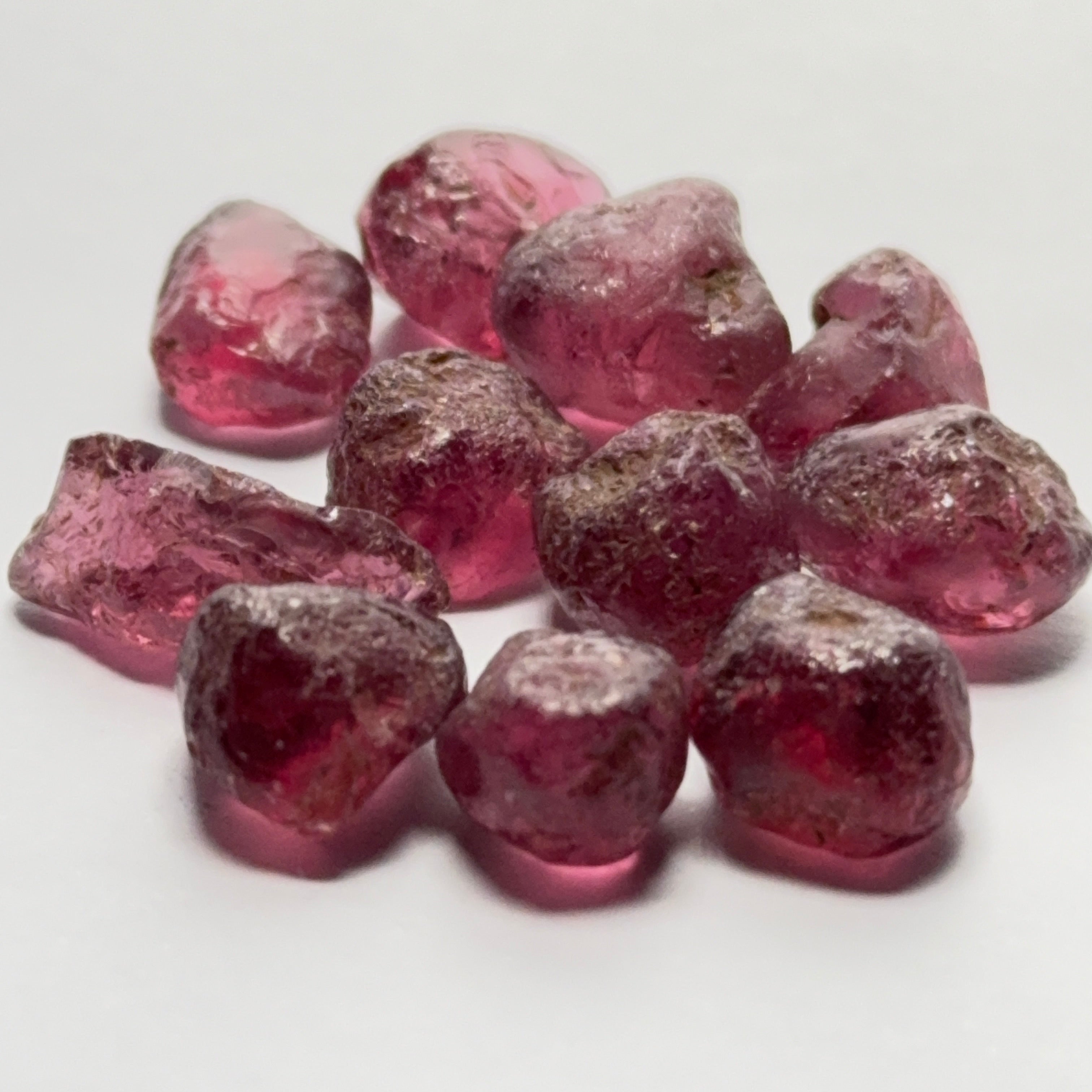 Wholesale lot - Rhodolite Garnet Colour Shifting Lot, 51.04ct / 10.20gm, Umba, Tanzania, Untreated Untreated, 11 pcs, 4.64ct av. VS-VVS clarity, US$25 per gm