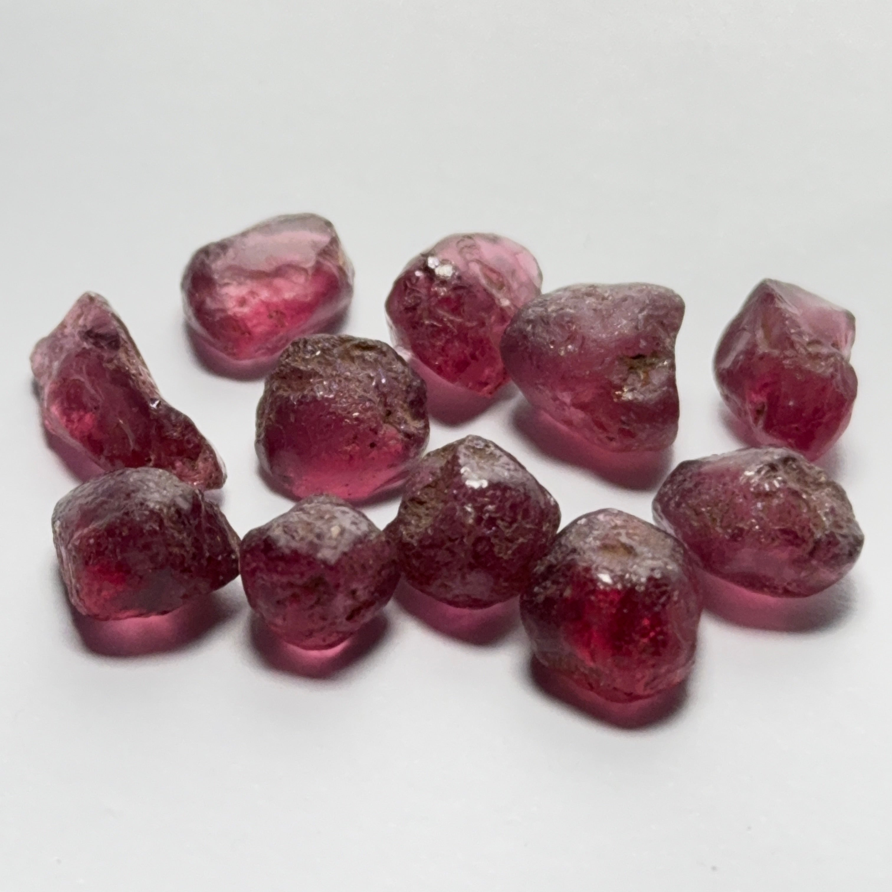 Wholesale lot - Rhodolite Garnet Colour Shifting Lot, 51.04ct / 10.20gm, Umba, Tanzania, Untreated Untreated, 11 pcs, 4.64ct av. VS-VVS clarity, US$25 per gm