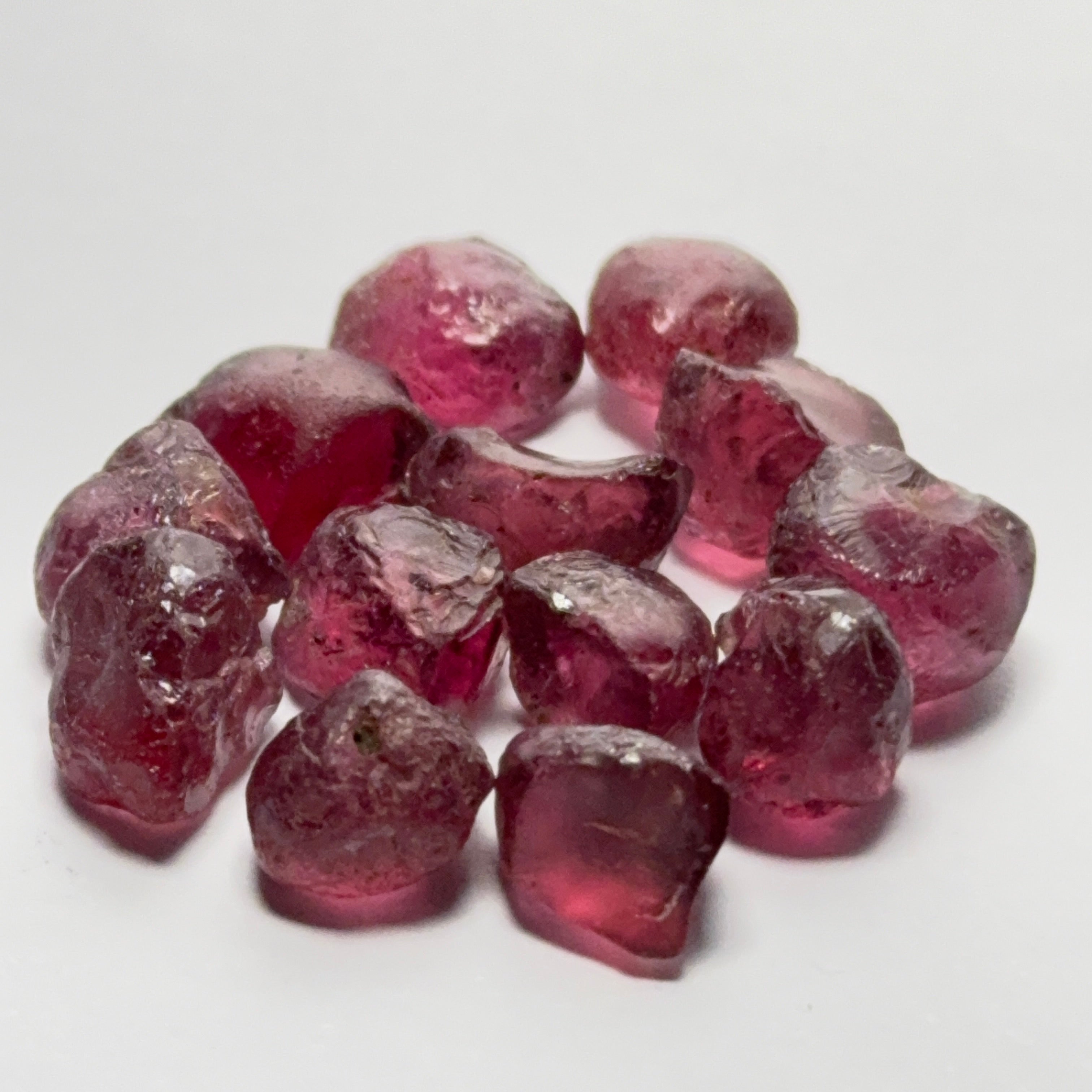 Wholesale lot - Rhodolite Garnet Colour Shifting Lot, 55.25ct / 11.05gm, Umba, Tanzania, Untreated Untreated, 13 pcs, 4.25ct av. VS-VVS clarity, US$25 per gm