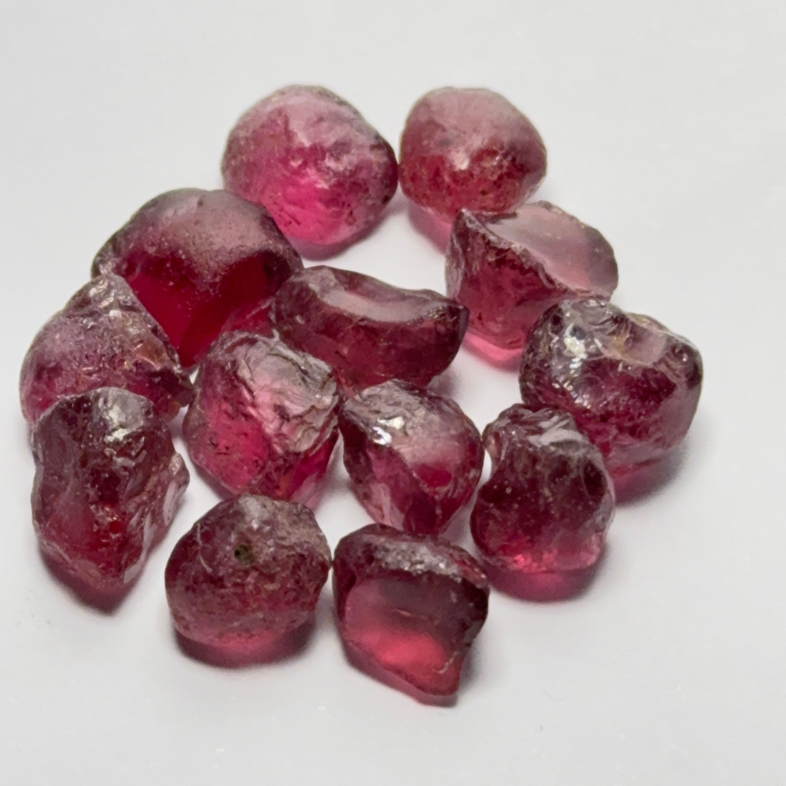 Wholesale lot - Rhodolite Garnet Colour Shifting Lot, 55.25ct / 11.05gm, Umba, Tanzania, Untreated Untreated, 13 pcs, 4.25ct av. VS-VVS clarity, US$25 per gm