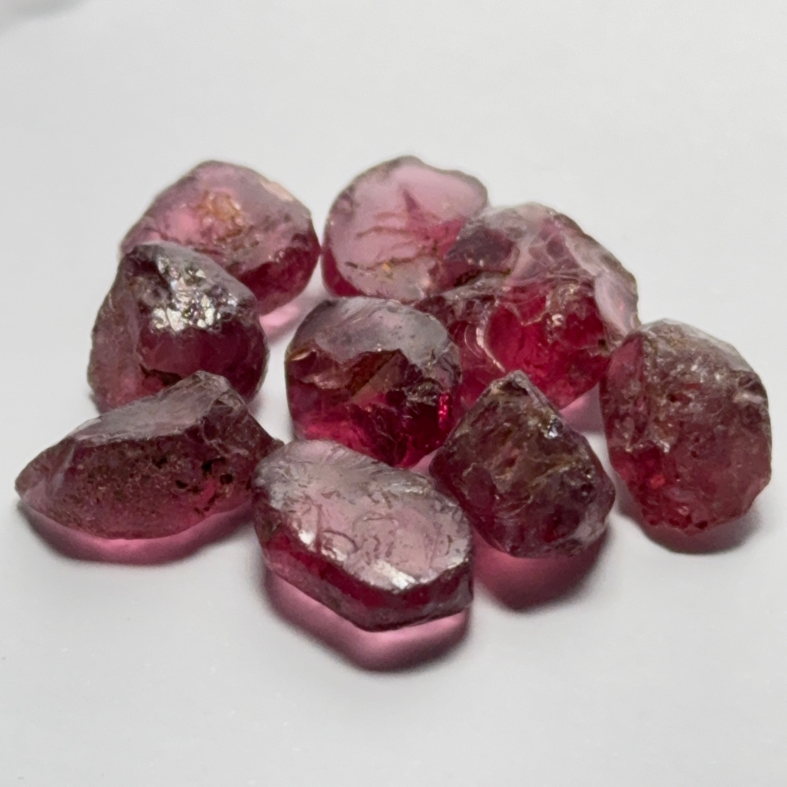 Wholesale lot - Rhodolite Garnet Colour Shifting Lot, 42.18ct / 8.43gm, Umba, Tanzania, Untreated Untreated, 9 pcs, 4.68ct av. included stones and flats US$5 per gm