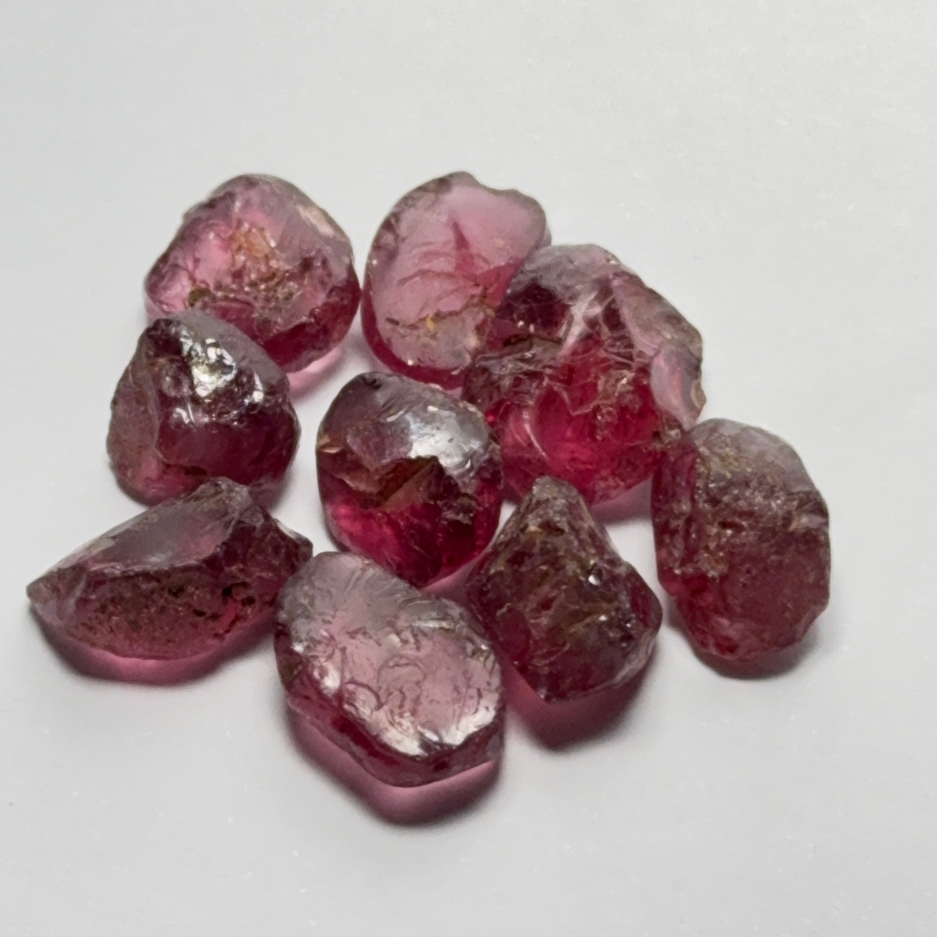 Wholesale lot - Rhodolite Garnet Colour Shifting Lot, 42.18ct / 8.43gm, Umba, Tanzania, Untreated Untreated, 9 pcs, 4.68ct av. included stones and flats US$5 per gm