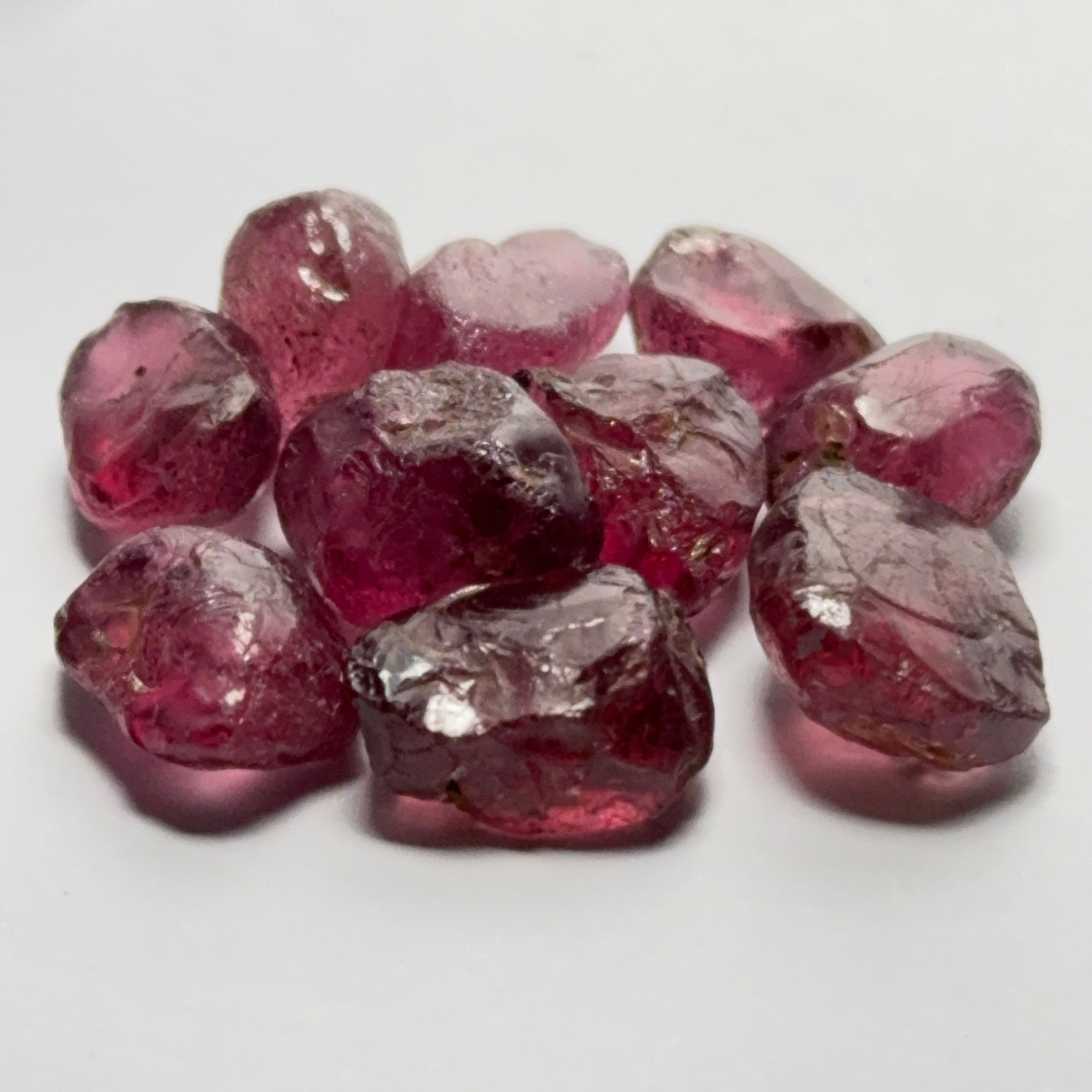 Wholesale lot - Rhodolite Garnet Colour Shifting Lot, 47.31ct / 9.46gm, Umba, Tanzania, Untreated Untreated, 10 pcs, 4.73ct av. Si clarity, US$10 per gm