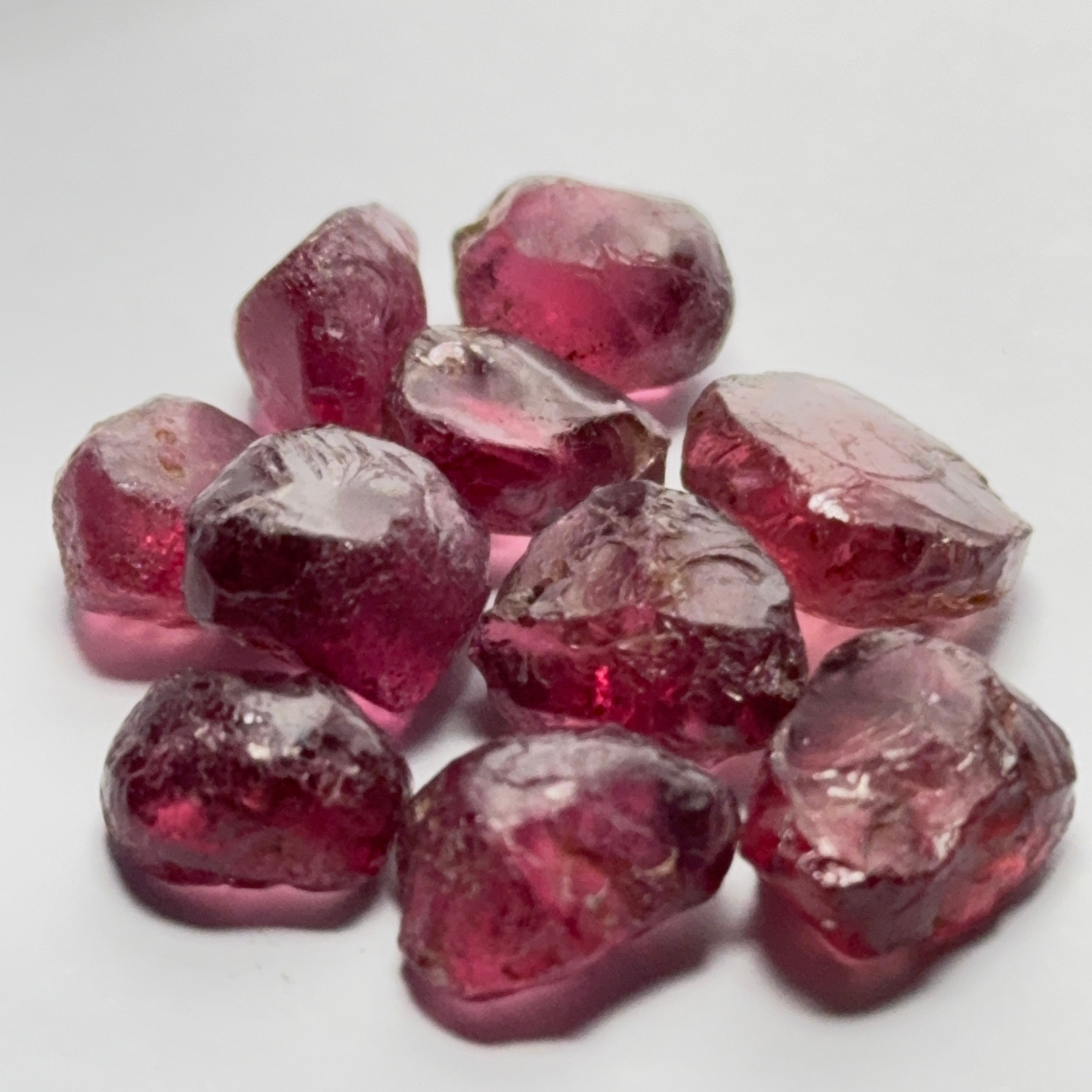 Wholesale lot - Rhodolite Garnet Colour Shifting Lot, 47.31ct / 9.46gm, Umba, Tanzania, Untreated Untreated, 10 pcs, 4.73ct av. Si clarity, US$10 per gm