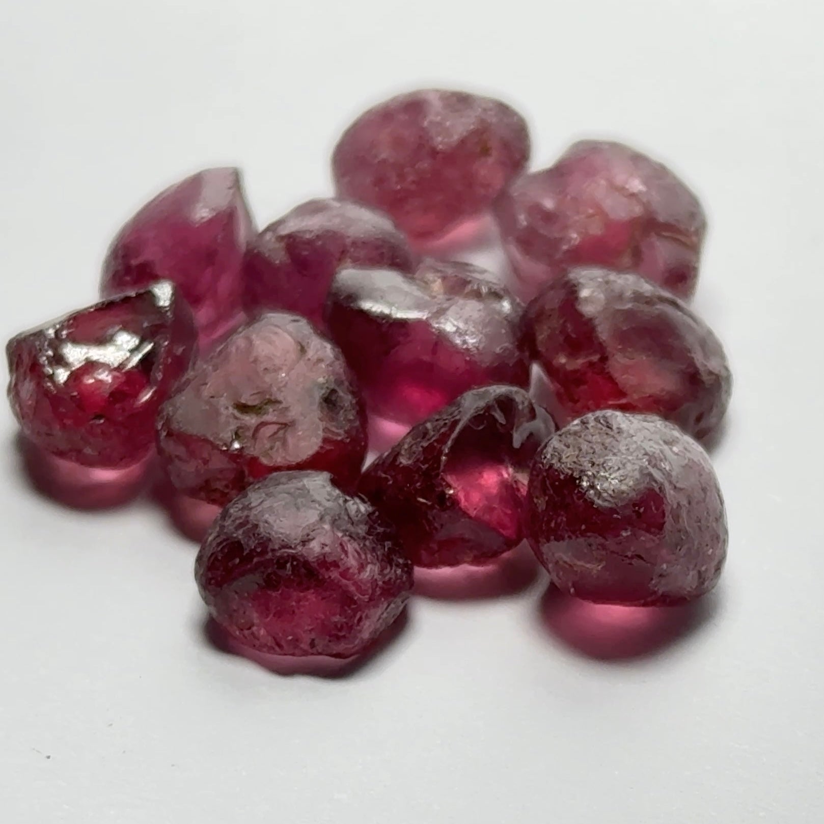 Wholesale lot - Rhodolite Garnet Colour Shifting Lot, 50.13ct / 10.02gm, Umba, Tanzania, Untreated Untreated, 11 pcs, 4.55ct av. Si clarity, US$10 per gm