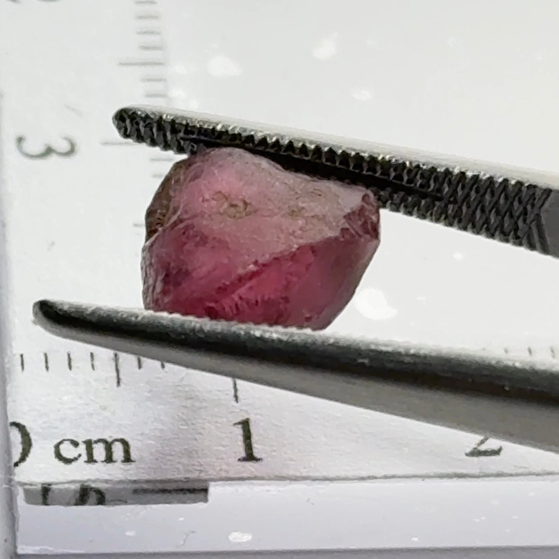 Rhodolite Garnet Colour Shifting, 4.84ct, Umba, Tanzania, Untreated Untreated. VVS