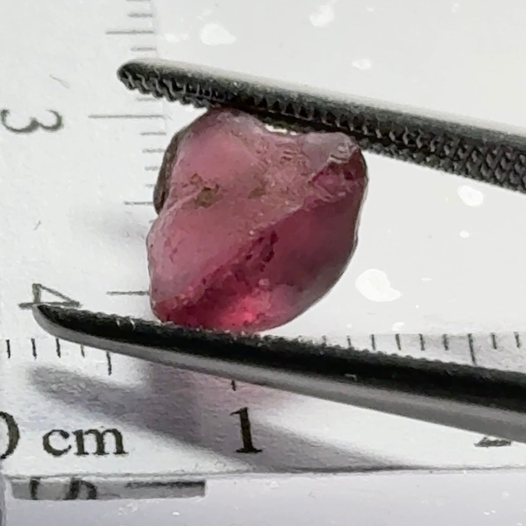 Rhodolite Garnet Colour Shifting, 4.84ct, Umba, Tanzania, Untreated Untreated. VVS