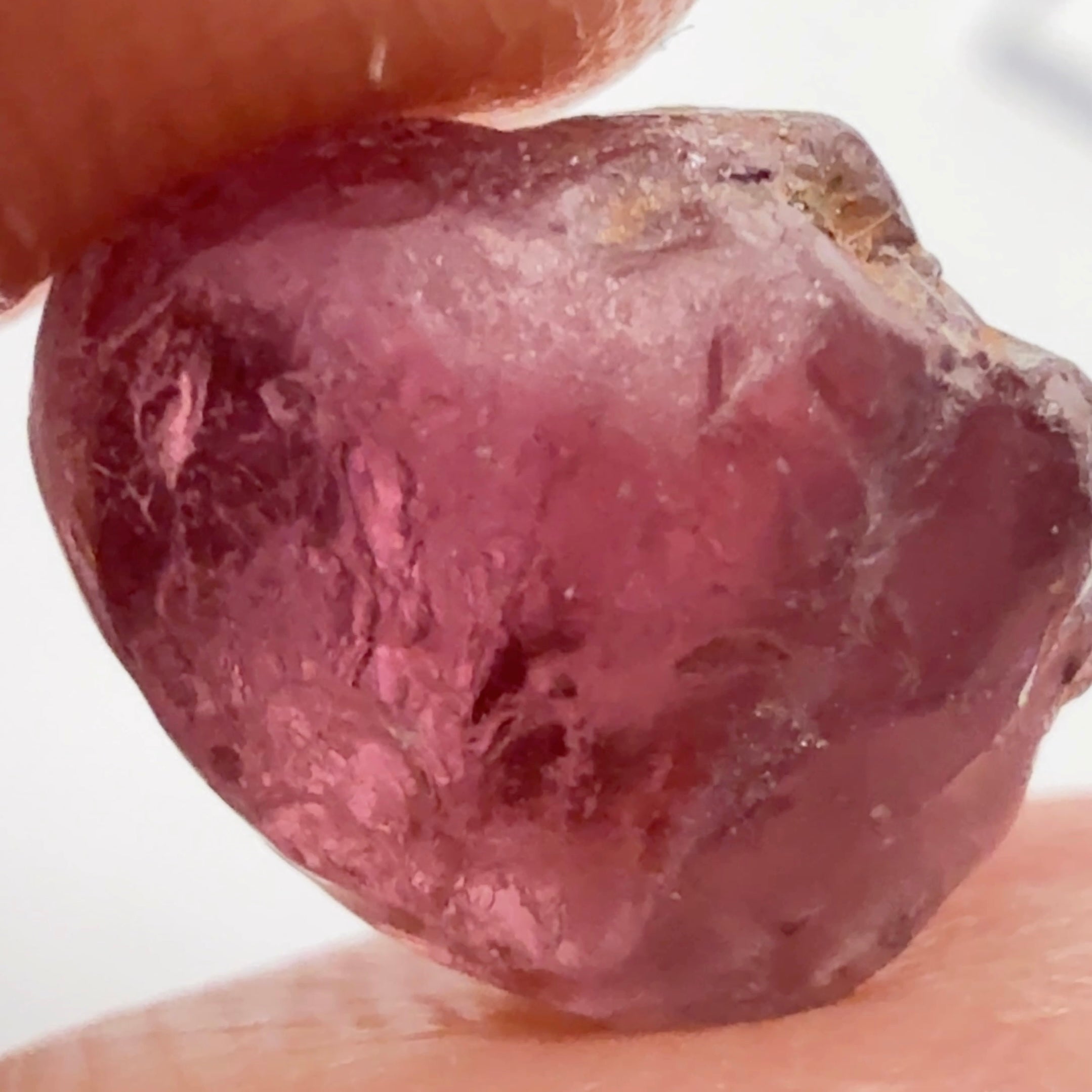 Rhodolite Garnet Colour Shifting, 5.93ct, Umba, Tanzania, Untreated Untreated. VVS