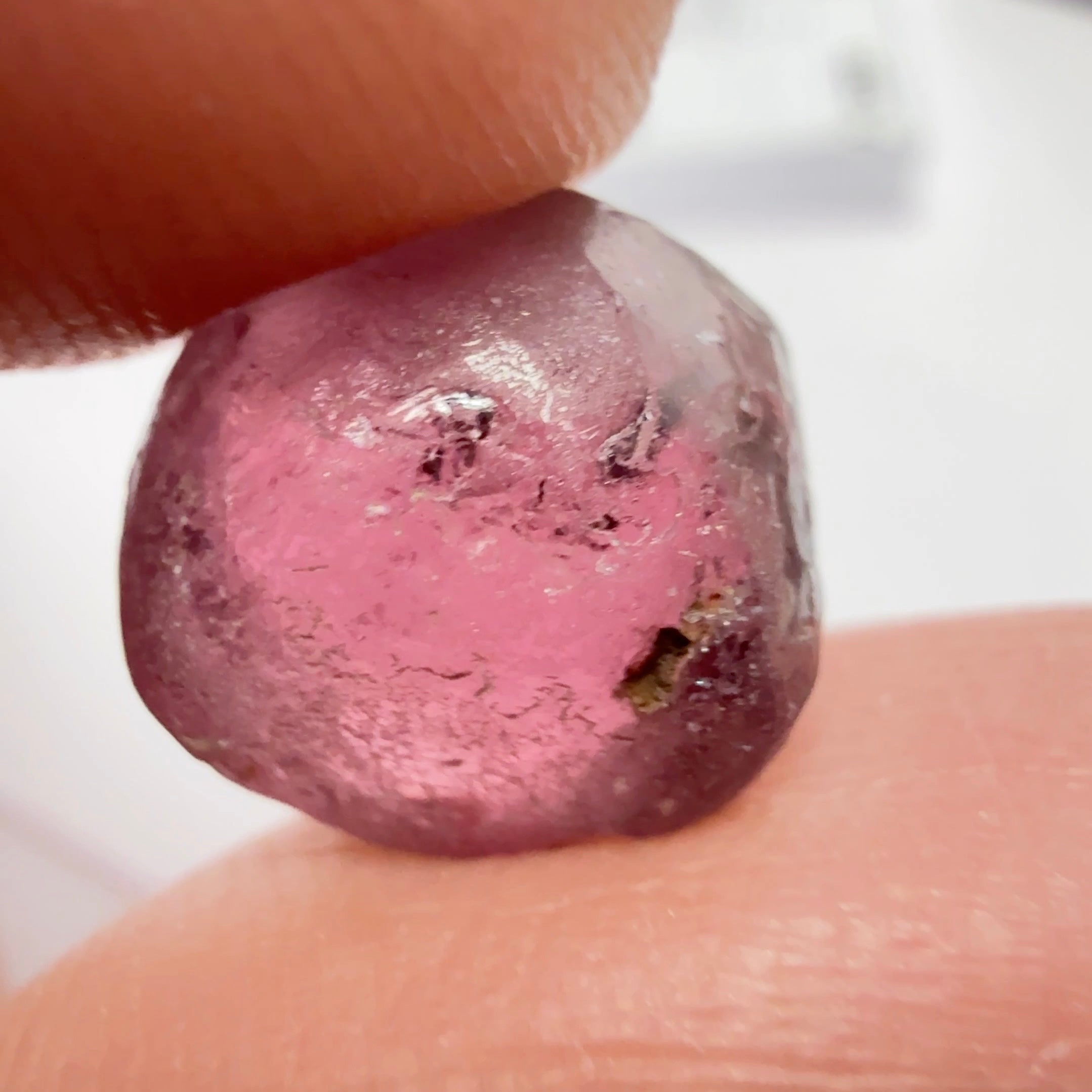 Rhodolite Garnet Colour Shifting, 6.96ct, Umba, Tanzania, Untreated Untreated. VVS