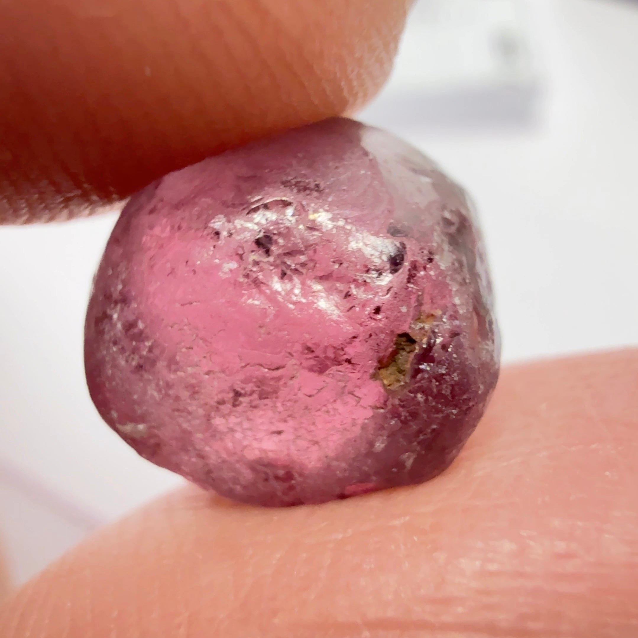 Rhodolite Garnet Colour Shifting, 6.96ct, Umba, Tanzania, Untreated Untreated. VVS