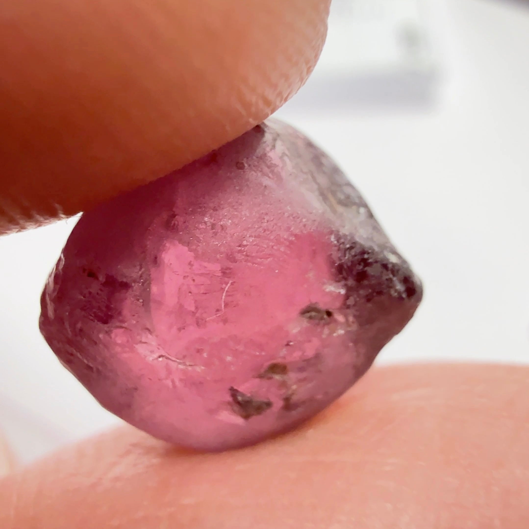 Rhodolite Garnet Colour Shifting, 6.96ct, Umba, Tanzania, Untreated Untreated. VVS