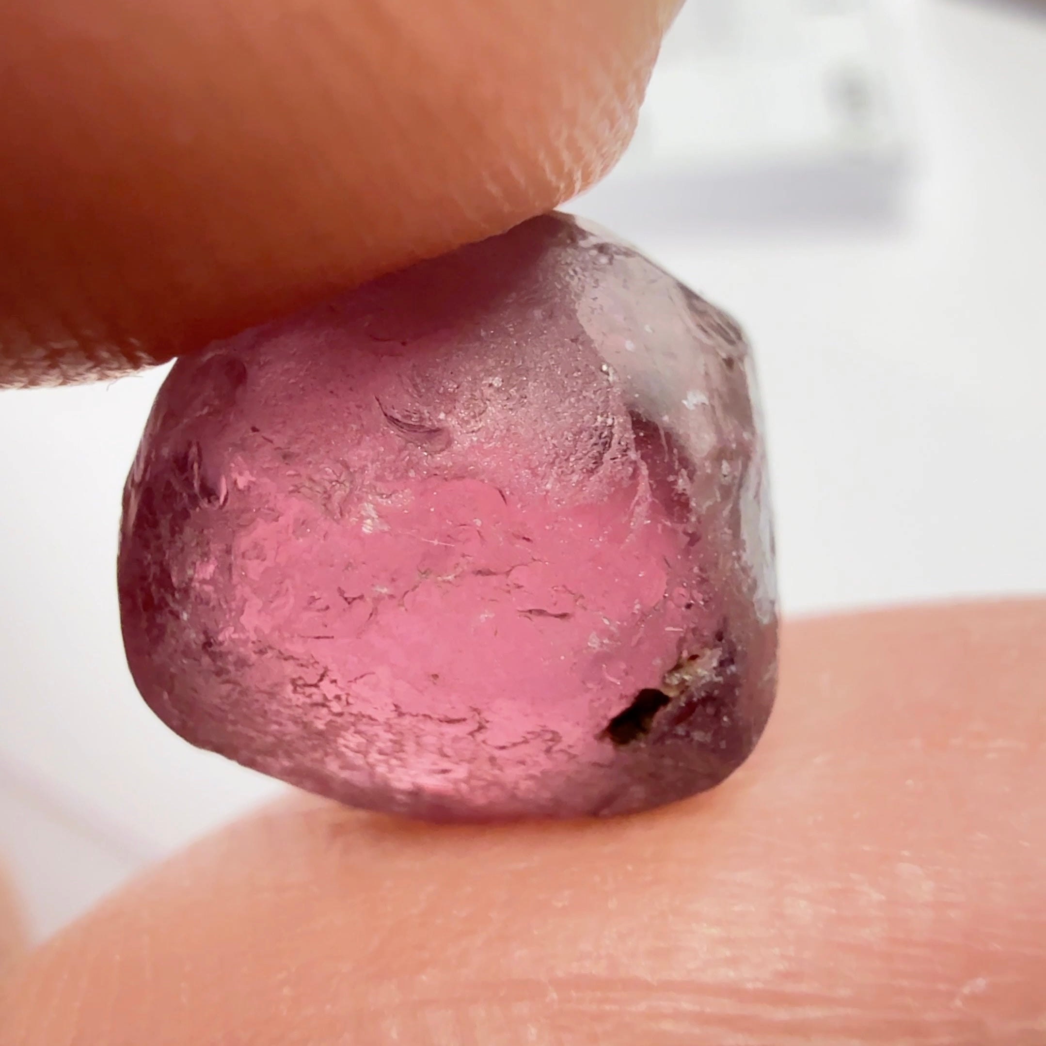 Rhodolite Garnet Colour Shifting, 6.96ct, Umba, Tanzania, Untreated Untreated. VVS