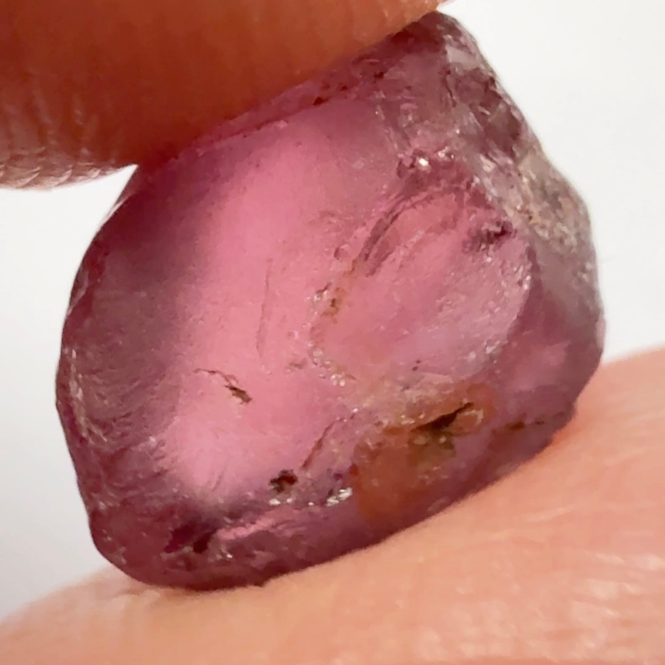 Rhodolite Garnet Colour Shifting, 5.63ct, Umba, Tanzania, Untreated Untreated. VVS