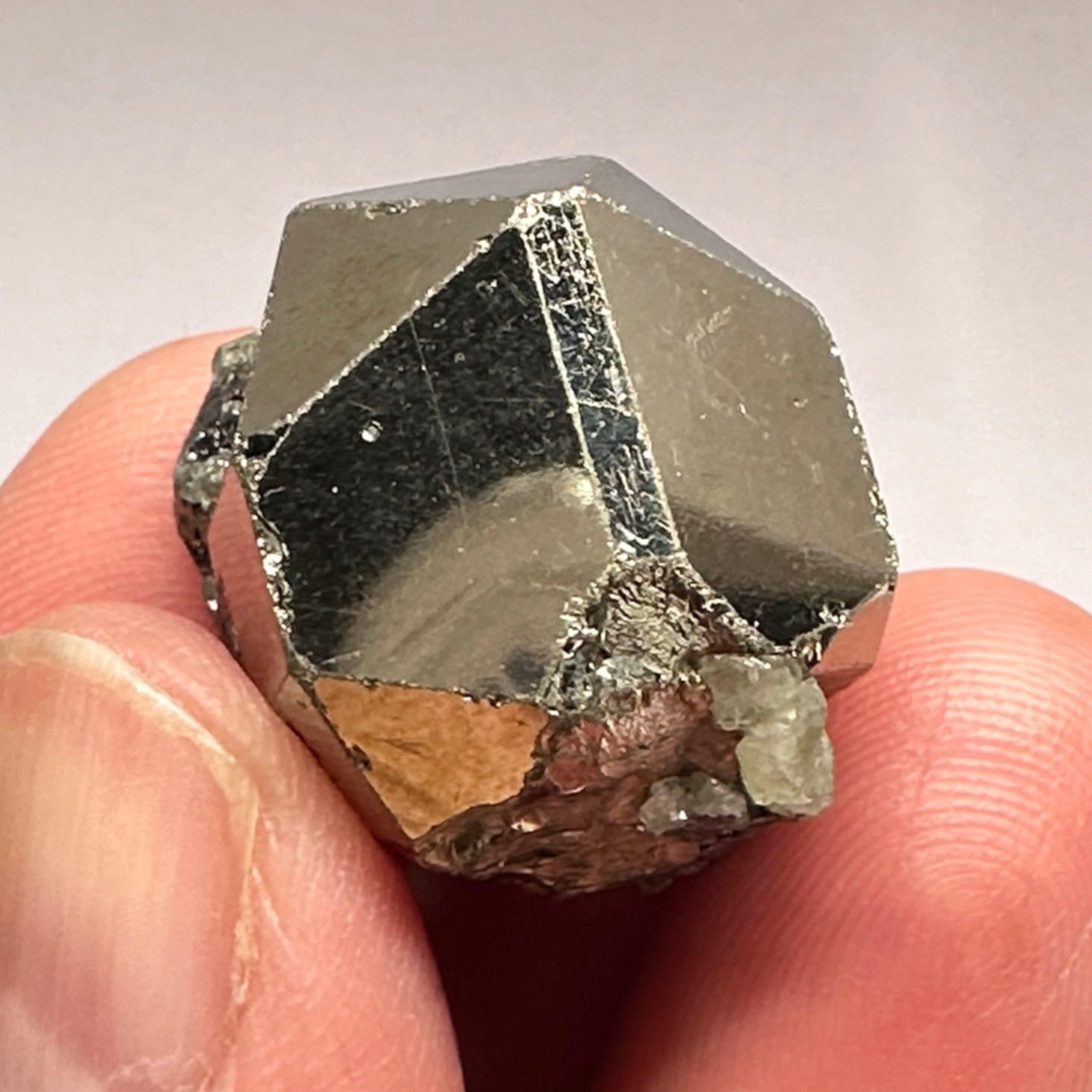 Pyrite, 26.00gm, Merelani, Tanzania, Untreated Unheated, same mines as Tanzanite, natural mirror crystal faces