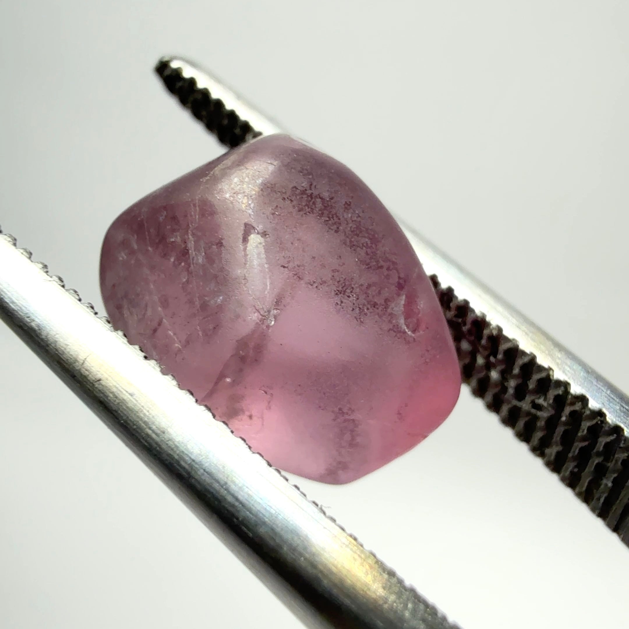 Mahenge Spinel, semi polished tumblestone, 4.02ct, Mahenge, Tanzania, Untreated Unheated