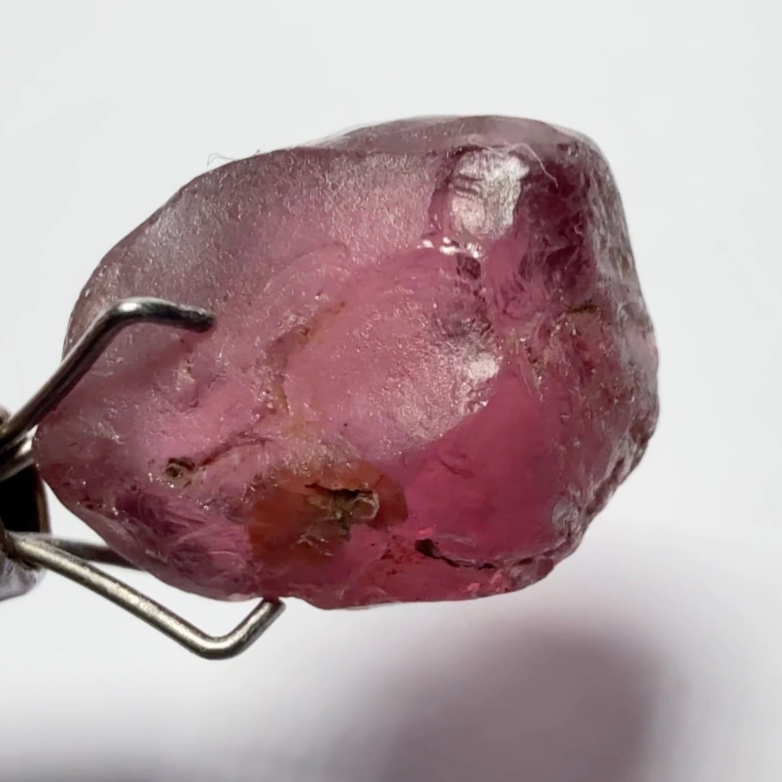 Rhodolite Garnet Colour Shifting, 5.63ct, Umba, Tanzania, Untreated Untreated. VVS