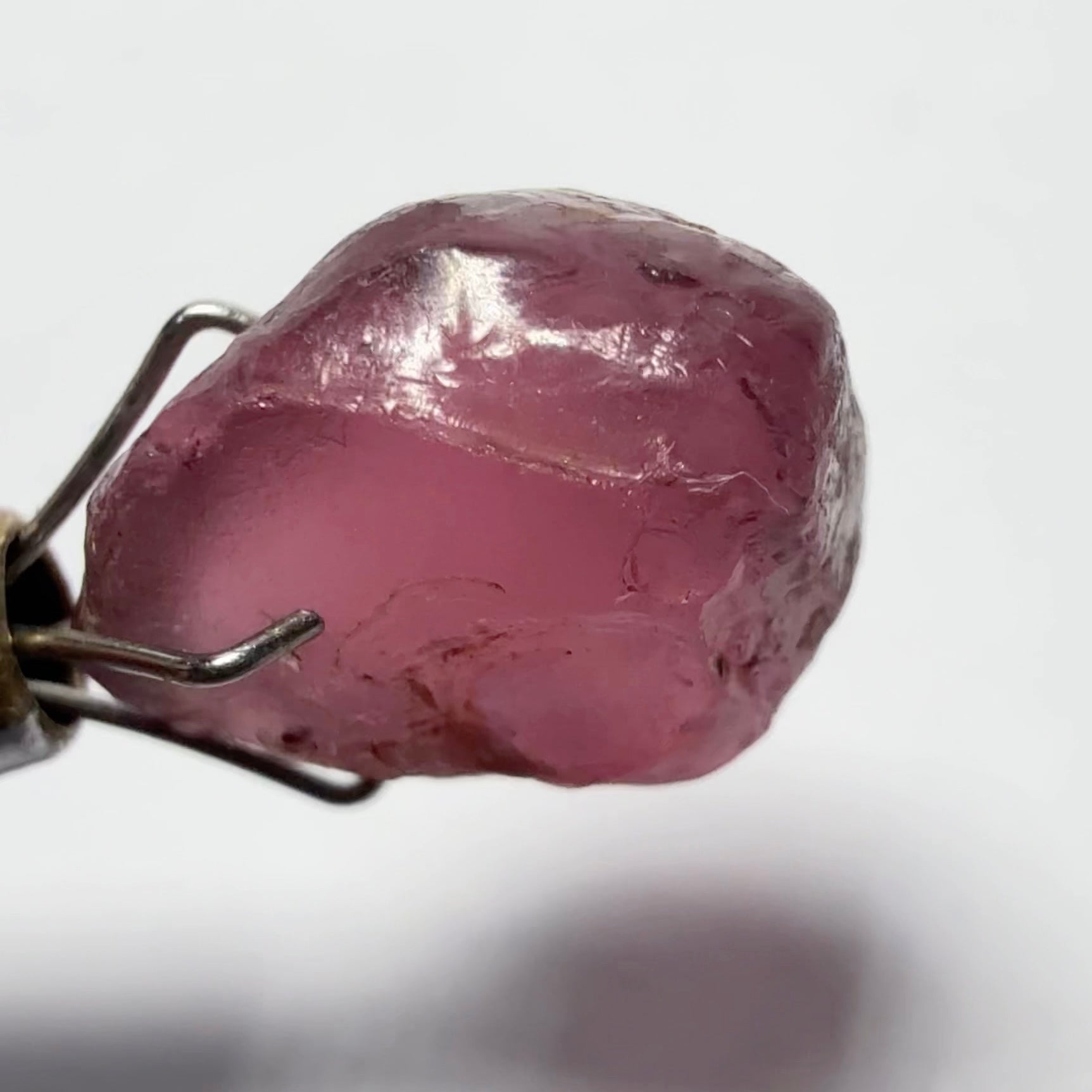 Rhodolite Garnet Colour Shifting, 5.63ct, Umba, Tanzania, Untreated Untreated. VVS