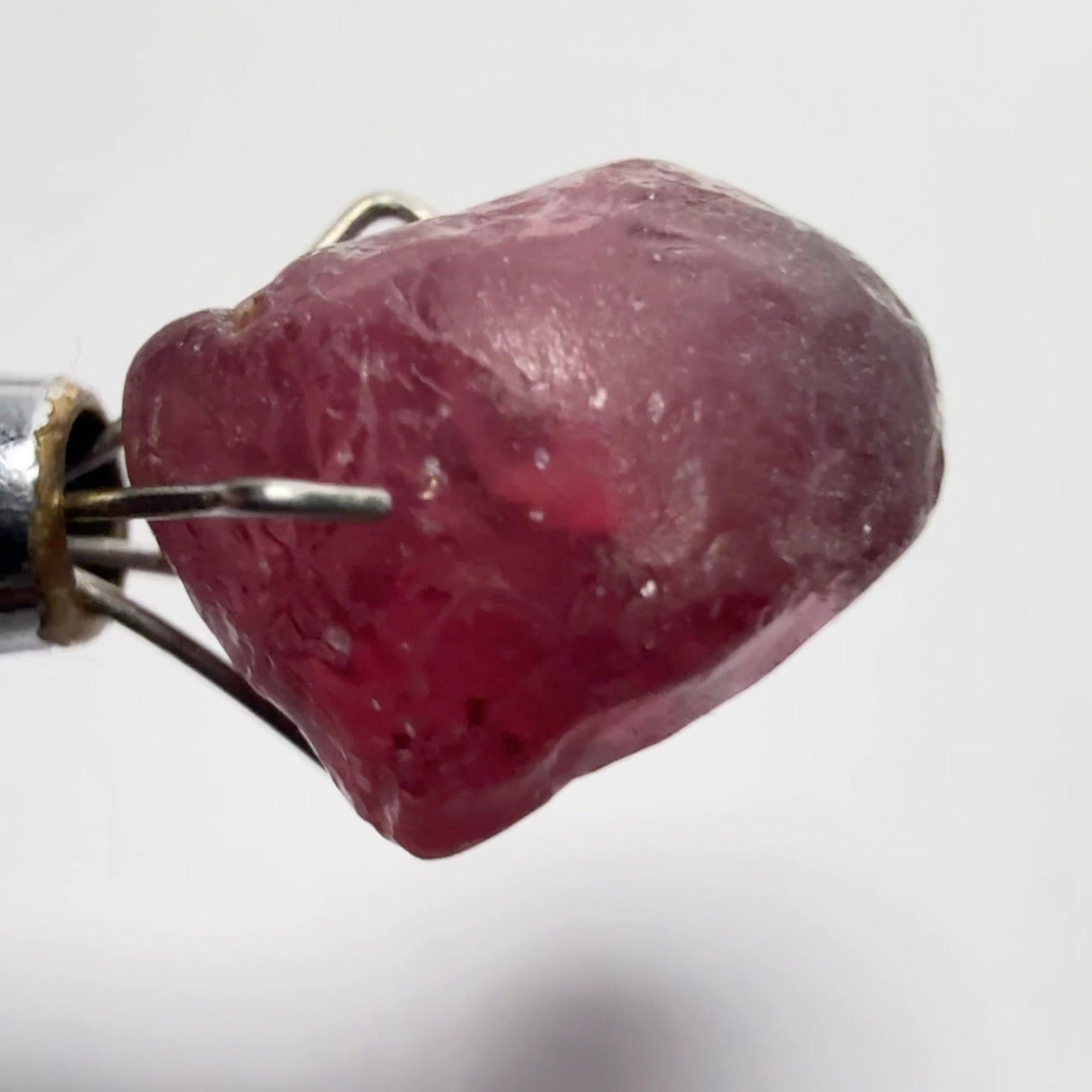 Rhodolite Garnet Colour Shifting, 6.96ct, Umba, Tanzania, Untreated Untreated. VVS