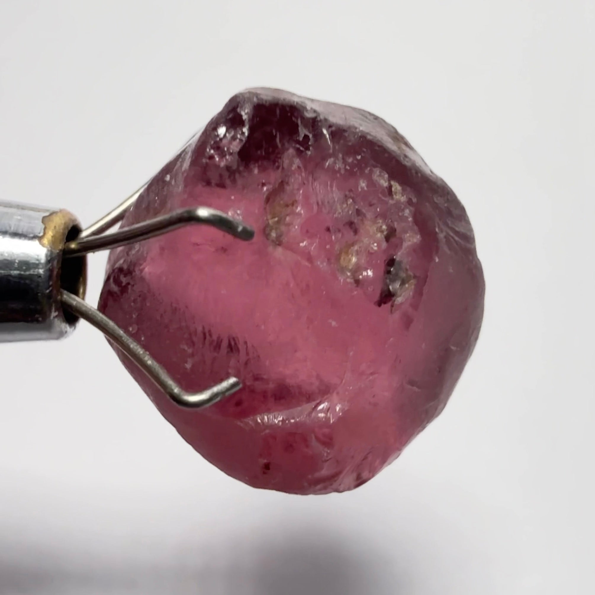 Rhodolite Garnet Colour Shifting, 6.96ct, Umba, Tanzania, Untreated Untreated. VVS