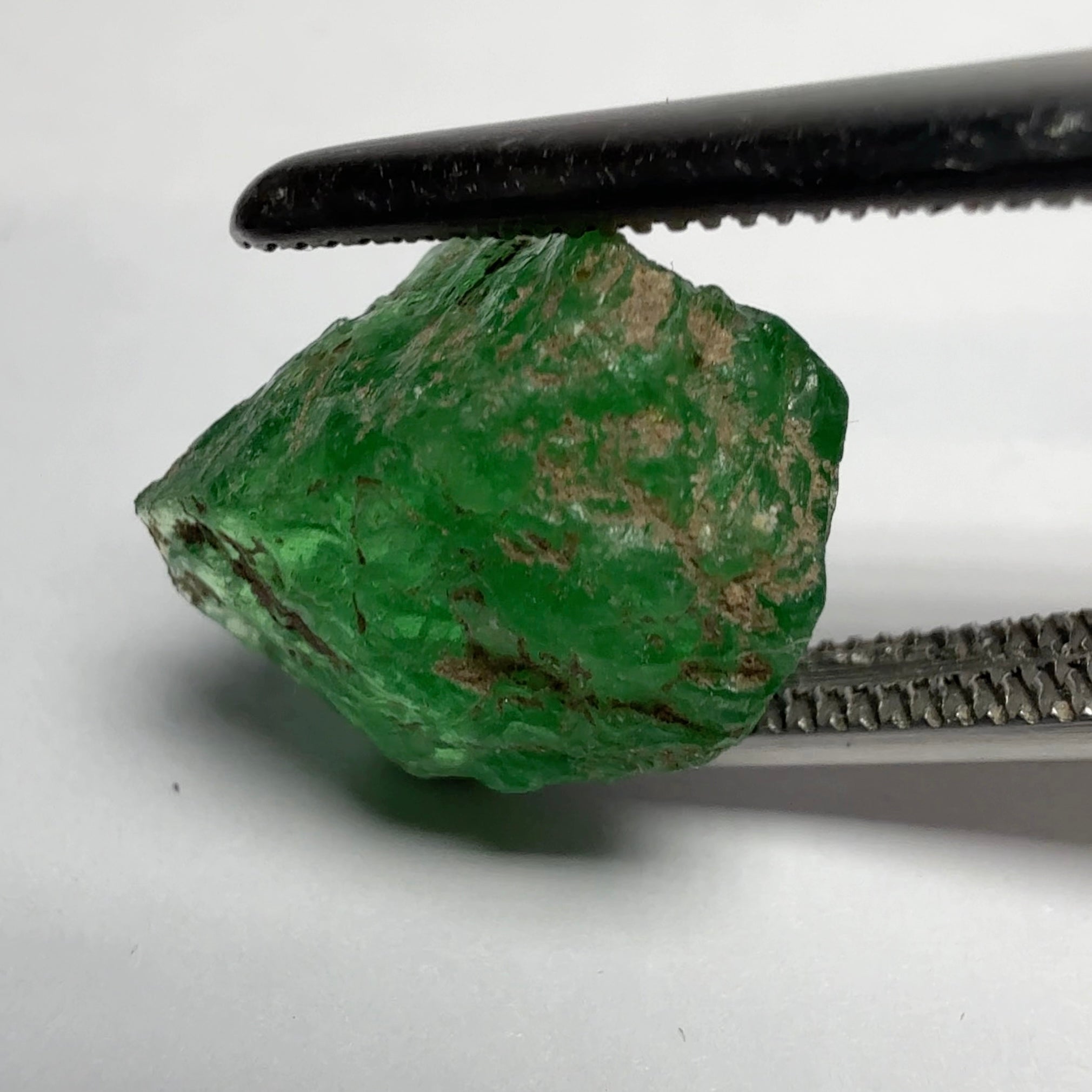 Tsavorite Garnet, Tanzania, 6.86ct, Untreated Unheated, cab grade rough