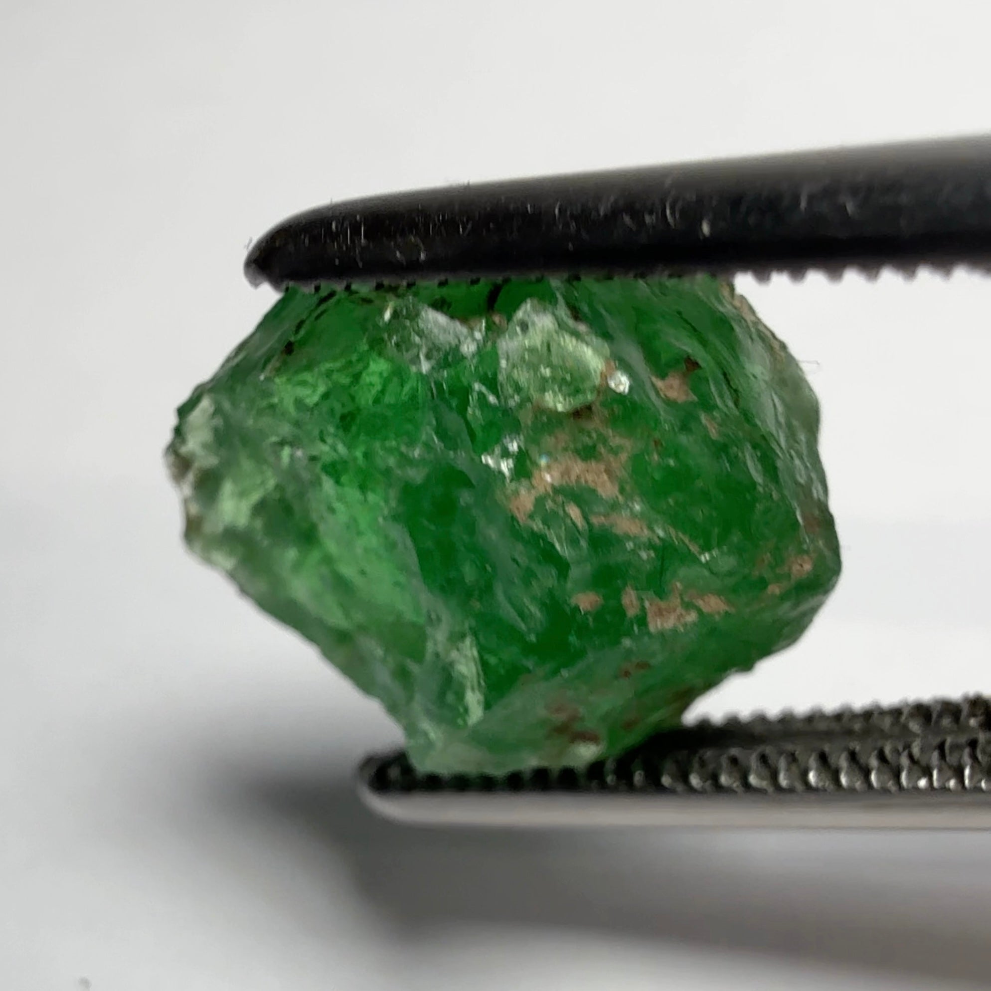 Tsavorite Garnet, Tanzania, 6.86ct, Untreated Unheated, cab grade rough