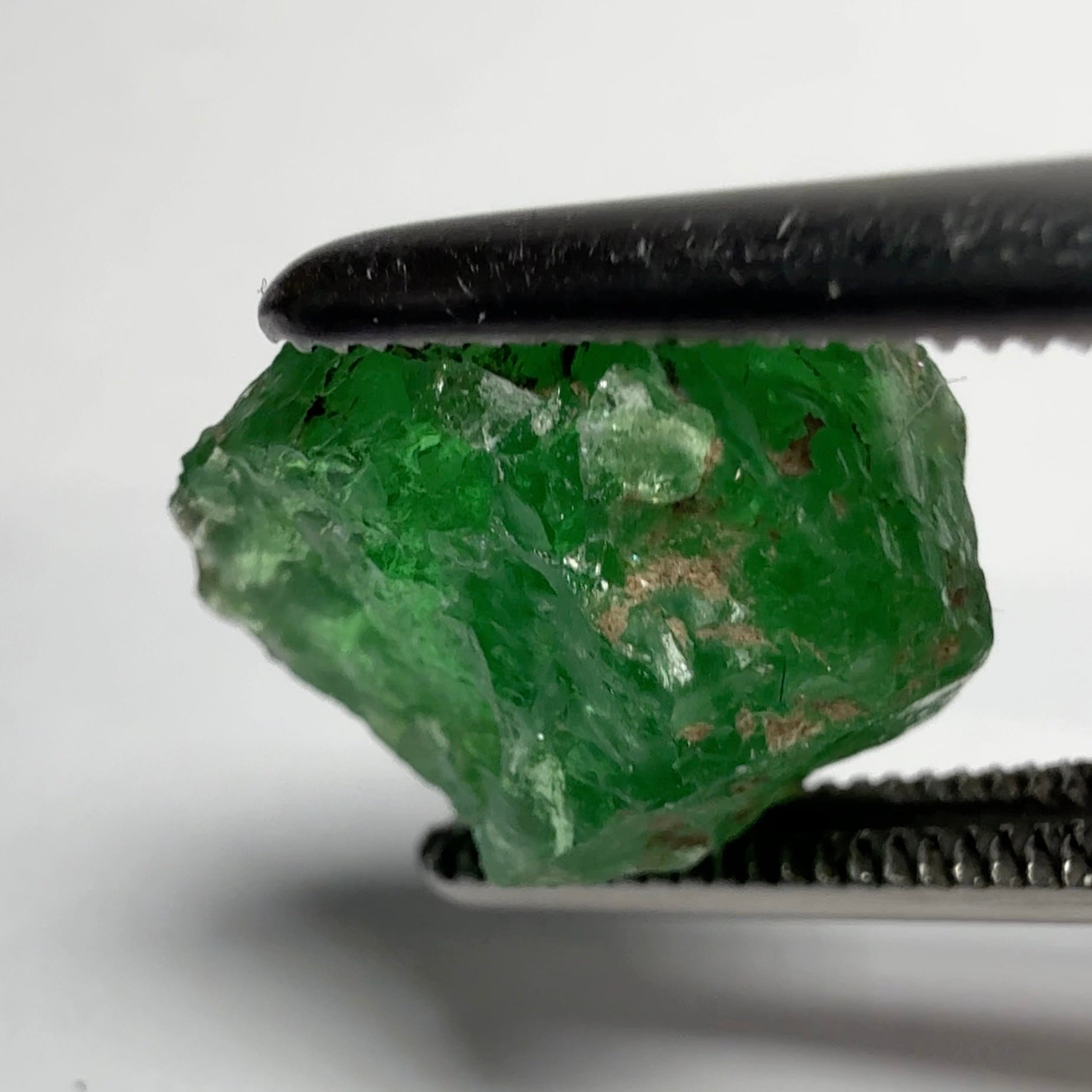 Tsavorite Garnet, Tanzania, 6.86ct, Untreated Unheated, cab grade rough