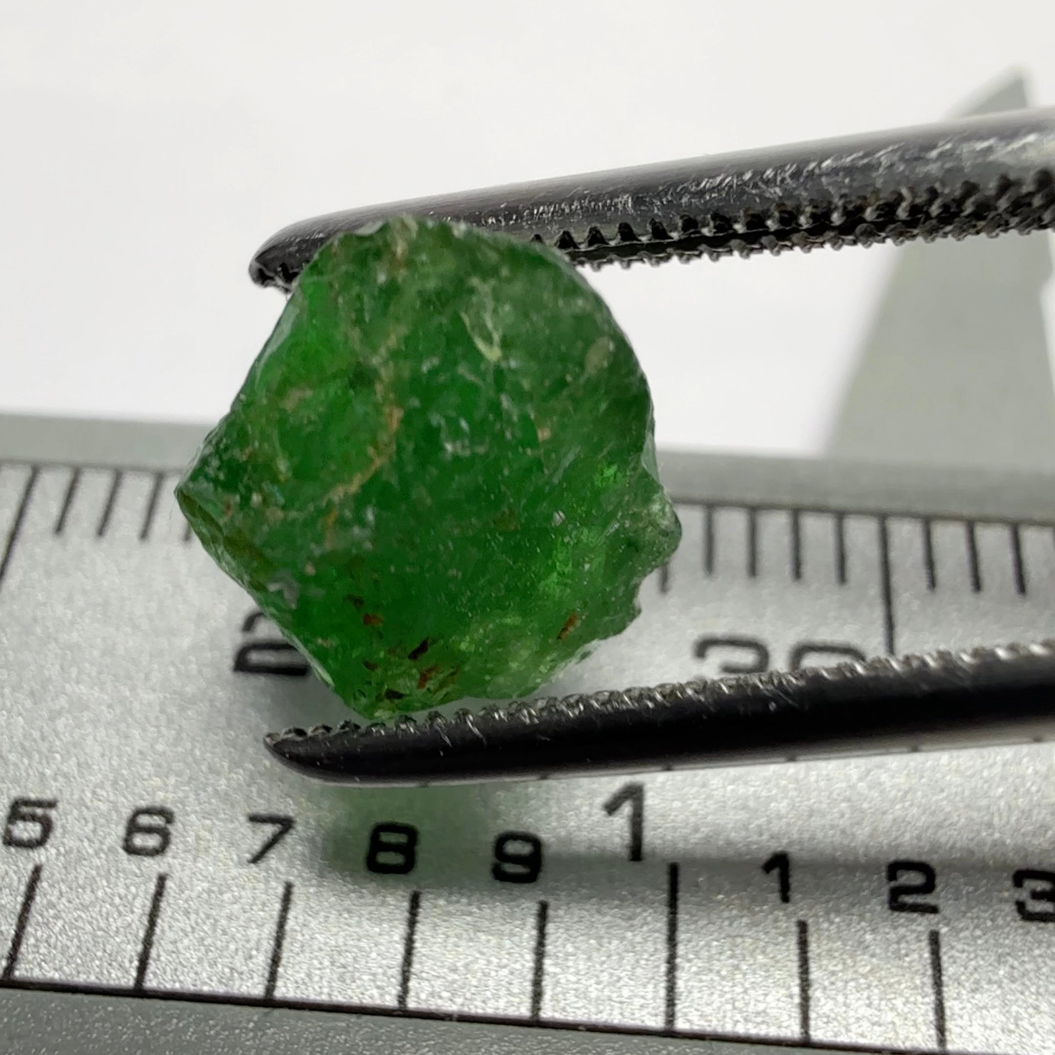 Tsavorite Garnet, Tanzania, 4.11ct, Untreated Unheated, cab grade rough